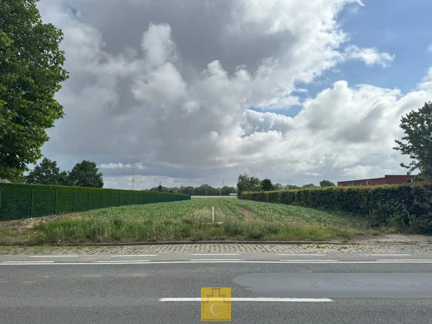 Ruime bouwgrond met achterliggend landbouwperceel op een totale oppervlakte van ca. 1.863 m² foto 3