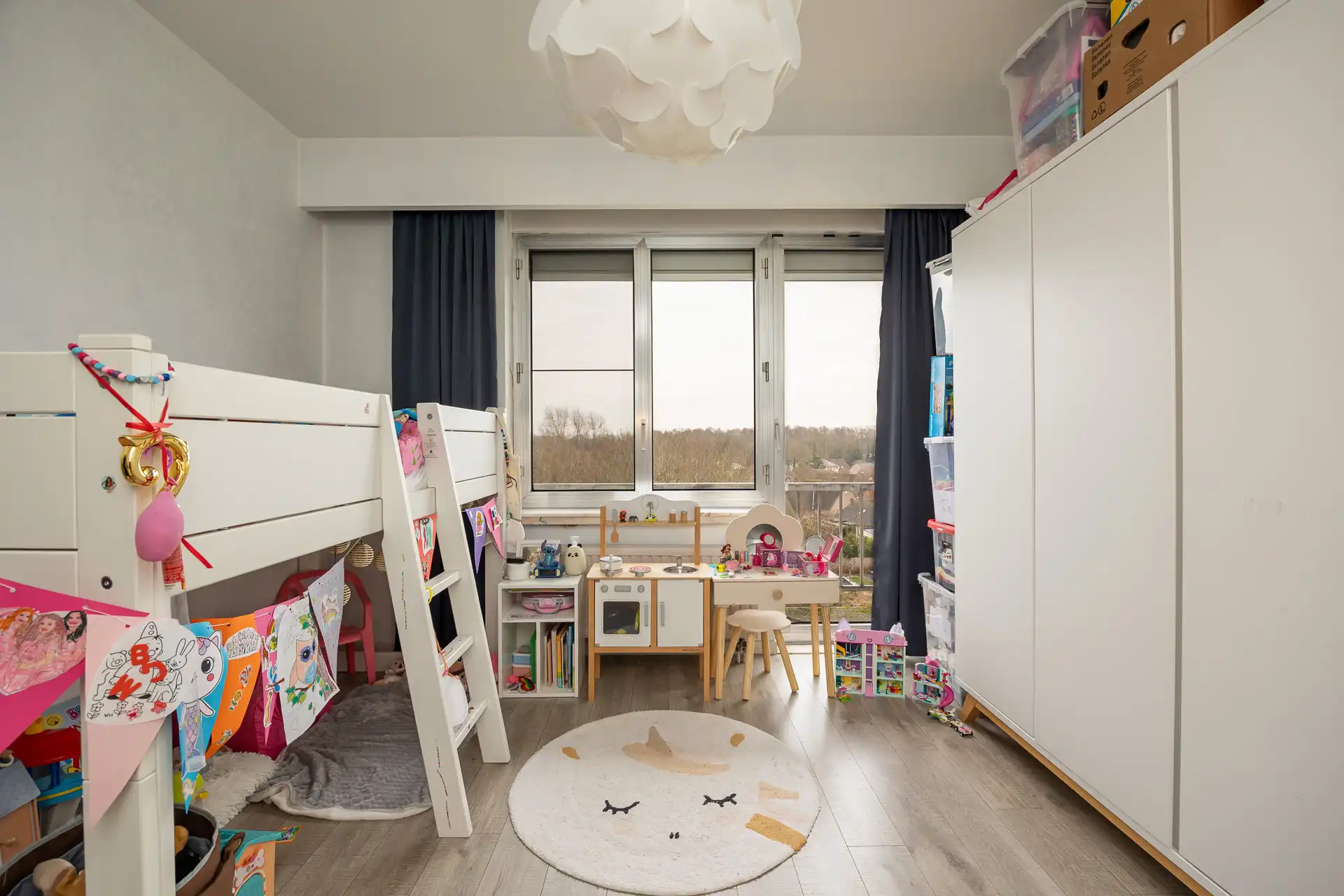 Ruim 2slpk-app. met vergezicht met kelder en parking foto 16