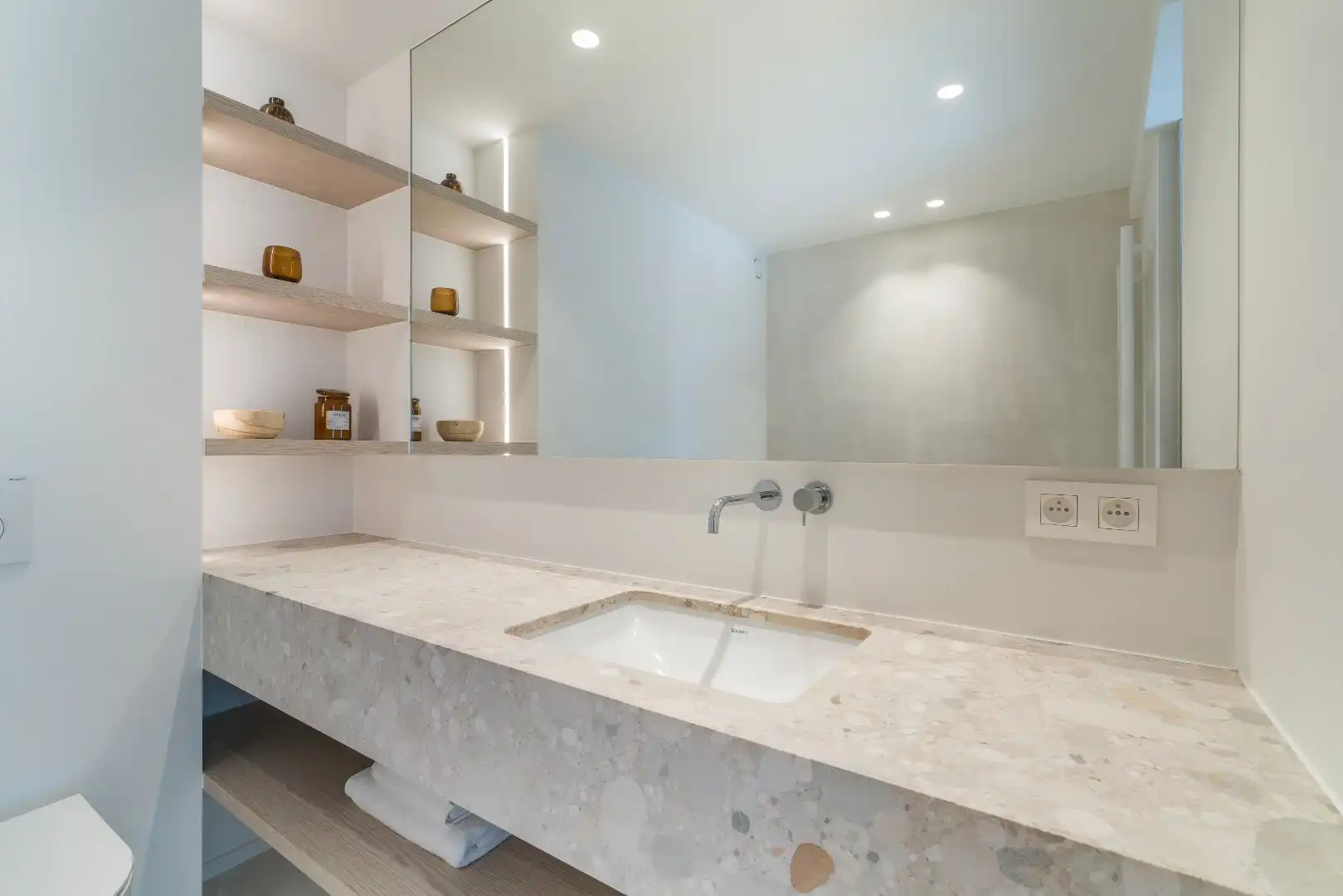 Luxueus hoekappartement met adembenemend frontaal zeezicht (12,5 meter zeezicht) foto 12