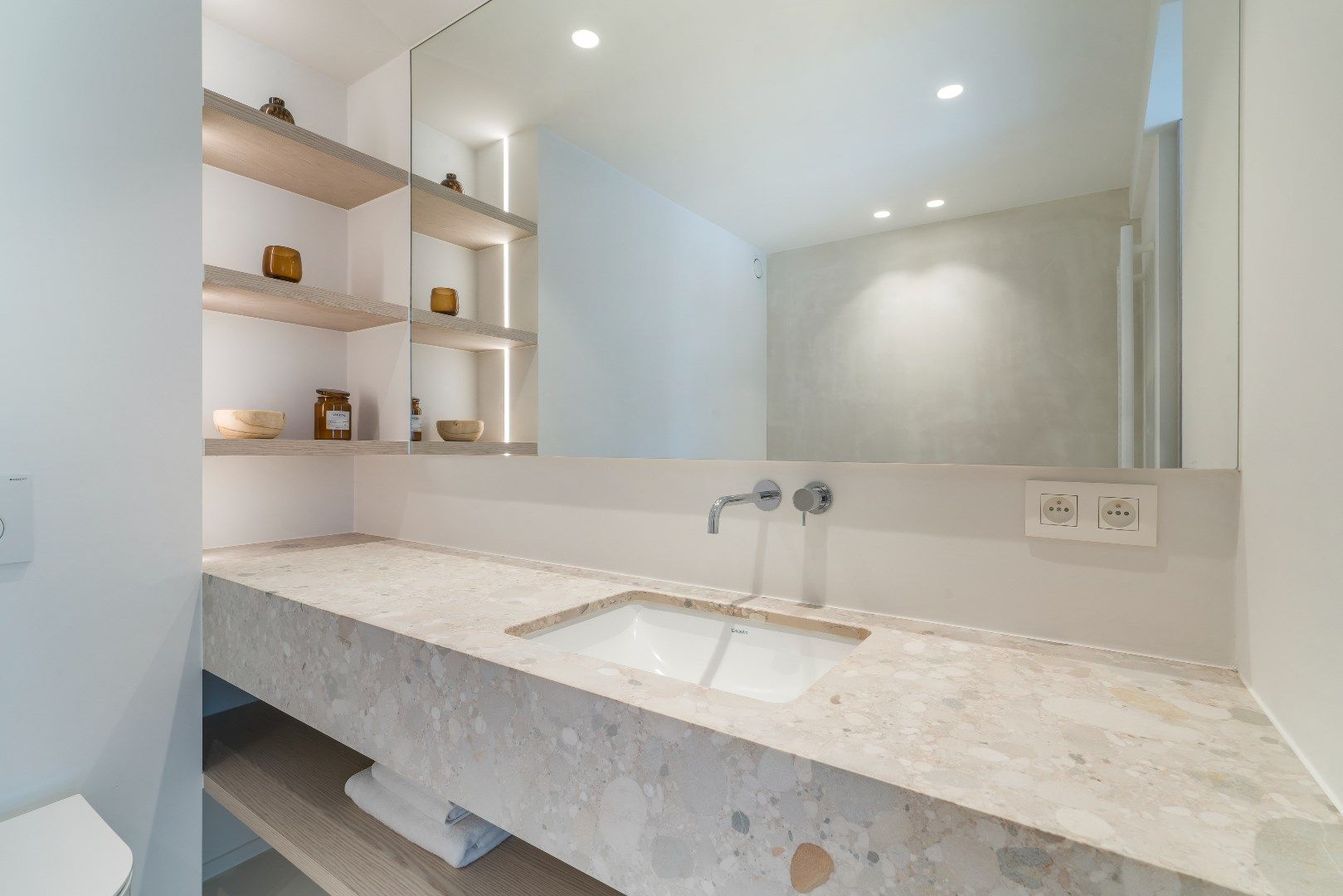 Luxueus hoekappartement met adembenemend frontaal zeezicht (12,5 meter zeezicht) foto 12