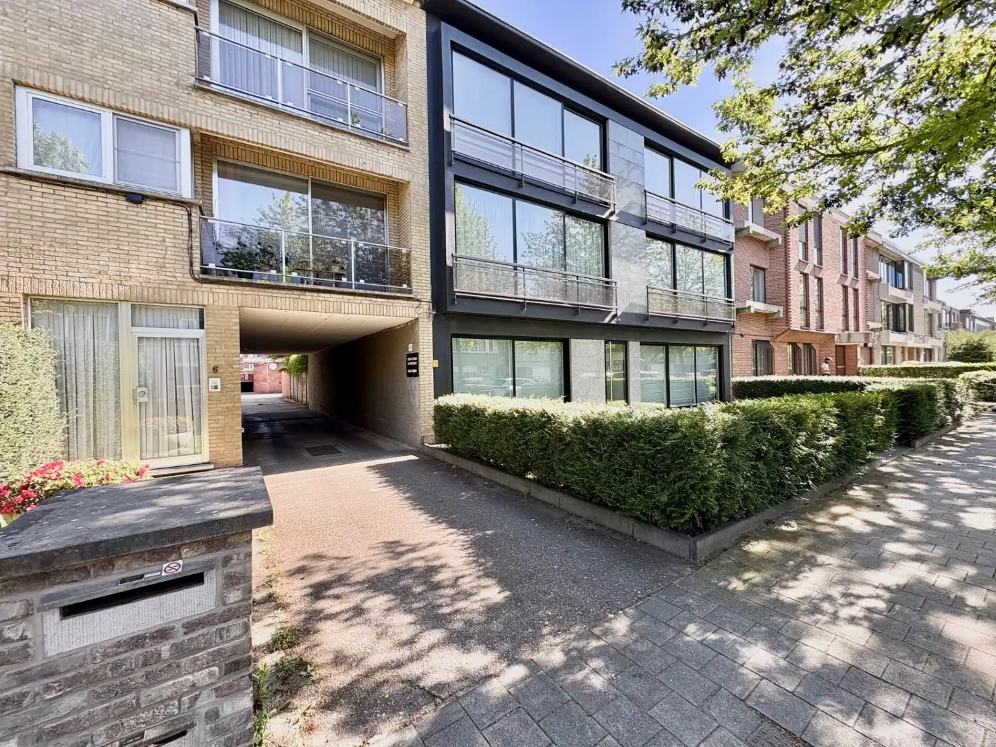 Ondergrondse garagebox met handmatige poort foto 4