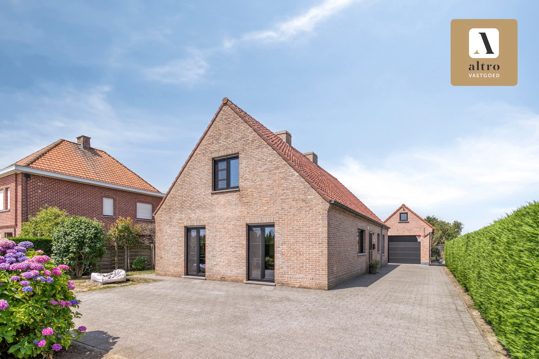 Instapklare open bebouwing met garage en  4 slaapkamers  foto 26