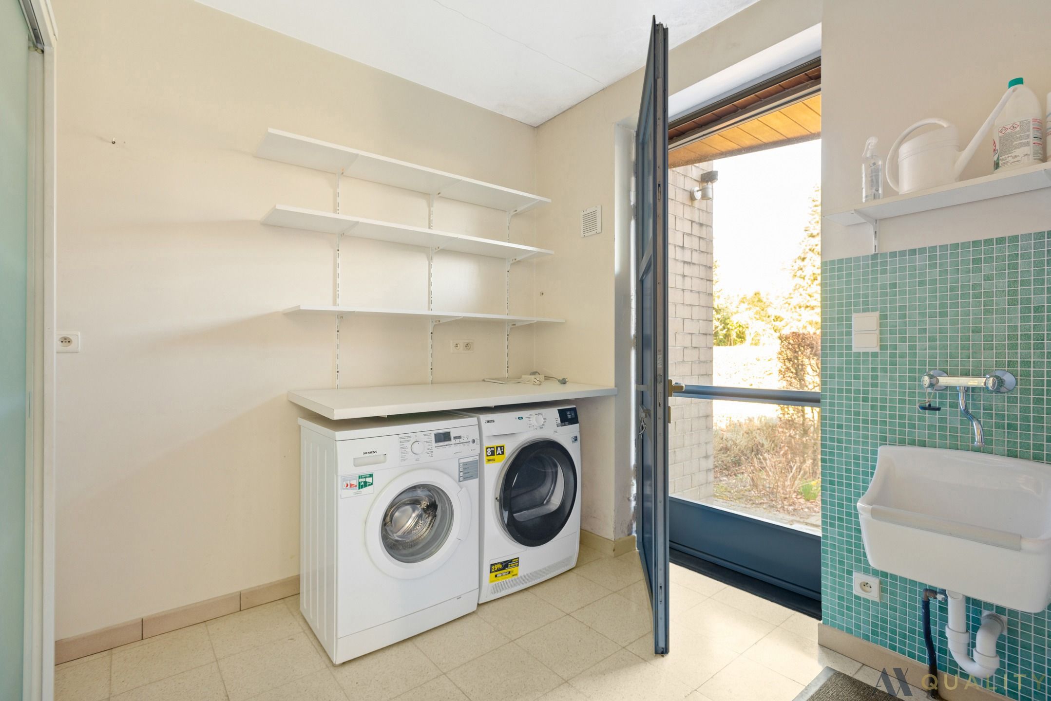 Open bebouwing met 3 slaapkamers op rustige locatie foto 8