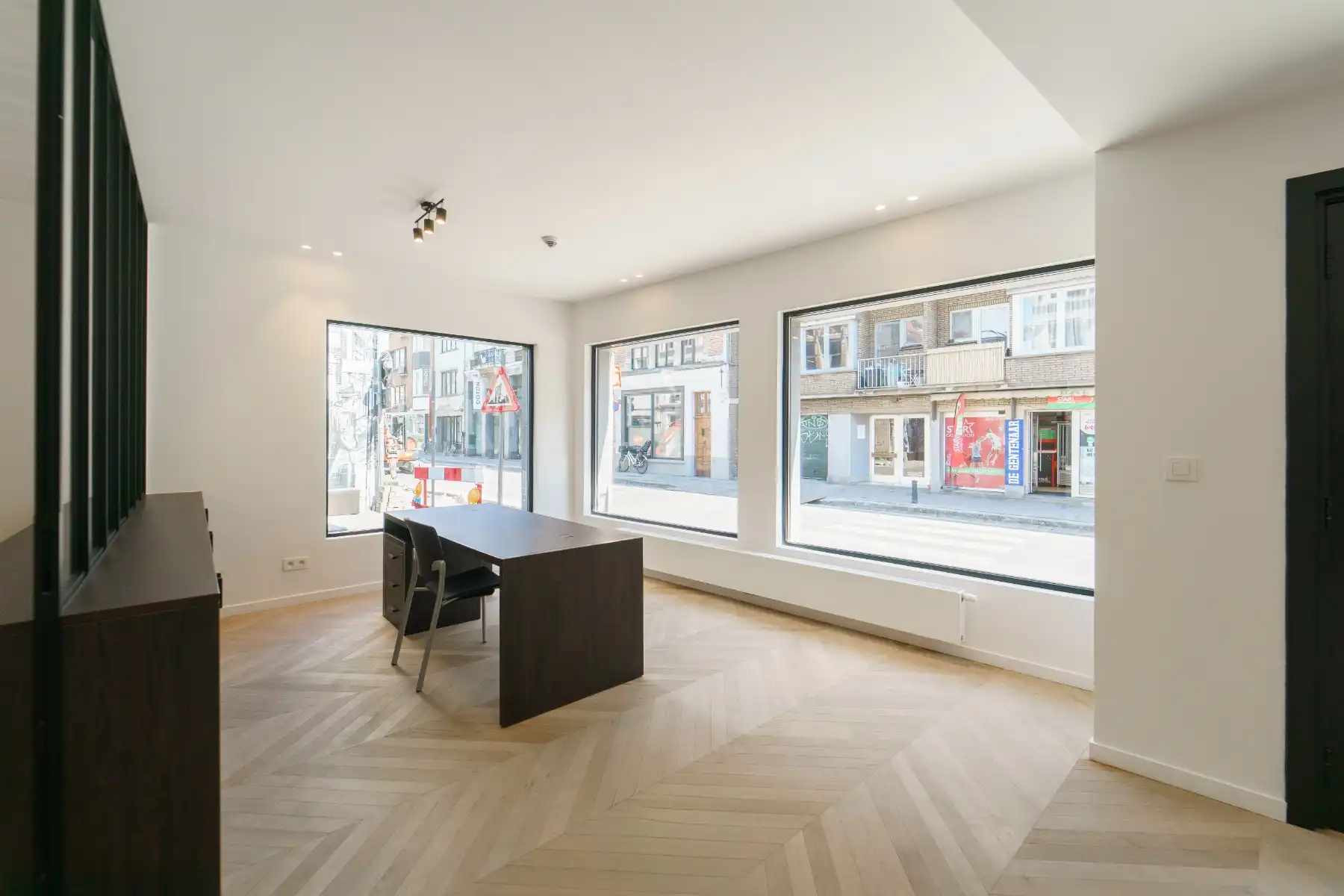 Prachtig handelsgelijkvloers of praktijkruimte/kantoor in centrum Gent foto 10
