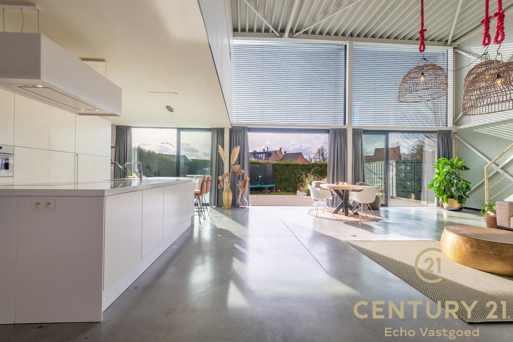 Unieke energiezuinige Loft-Stijl villa aan het water foto 10