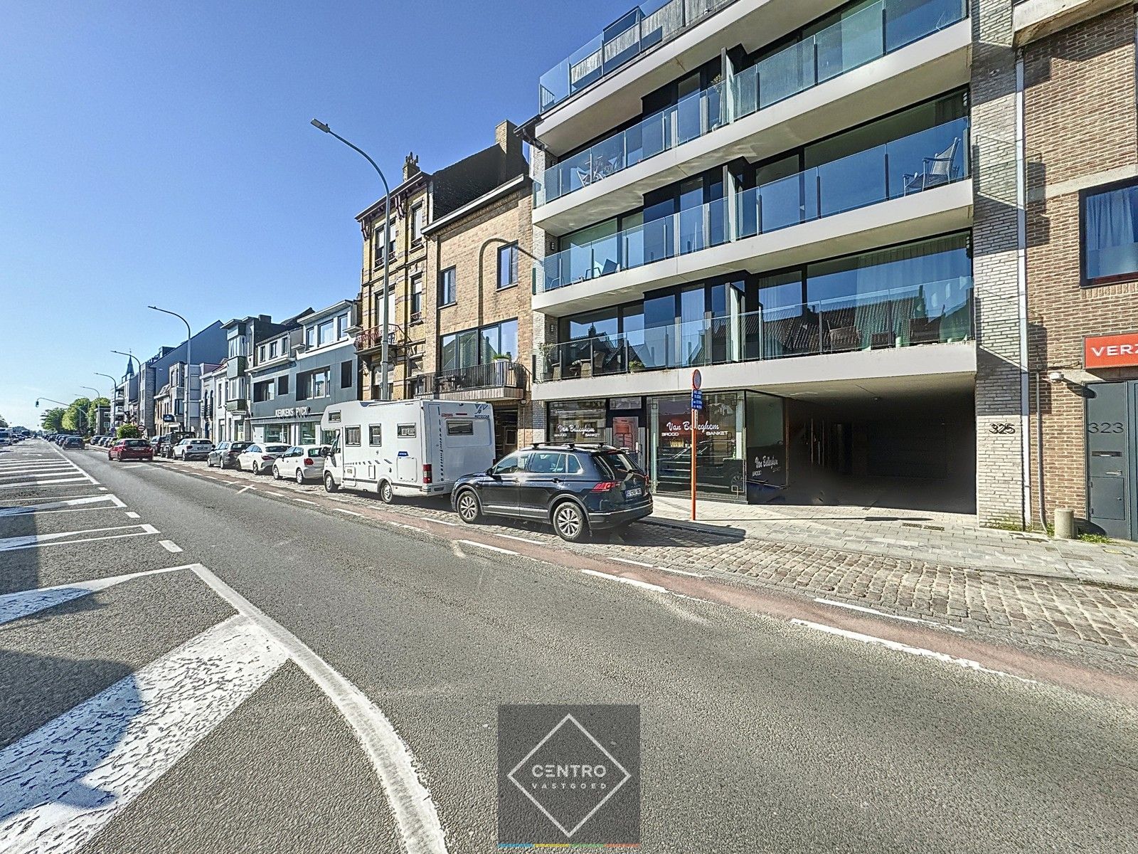 Instapklare KANTOORRUIMTE (90m²) met optioneel een aansluitende GARAGEBOX (30m²) langs invalsweg (veel passage = visibiliteit) te Blankenberge foto 1