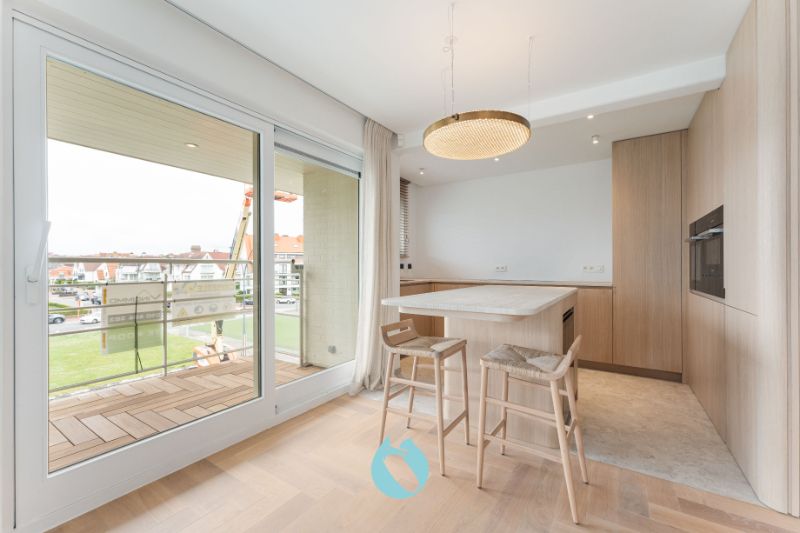 Trendy gerenoveerd appartement op het Casinoplein (Canadasquare) te Knokke foto 7