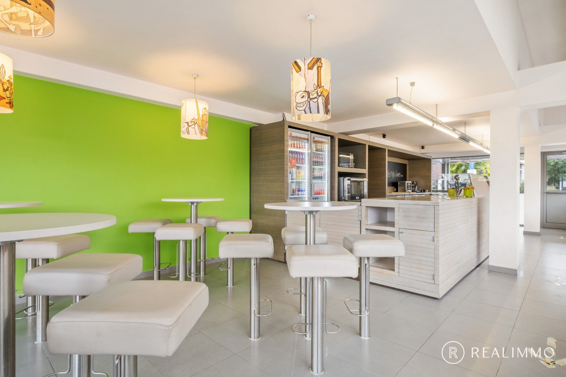 Toplocatie in Waregem – instapklaar handelspand met veel mogelijkheden foto 5
