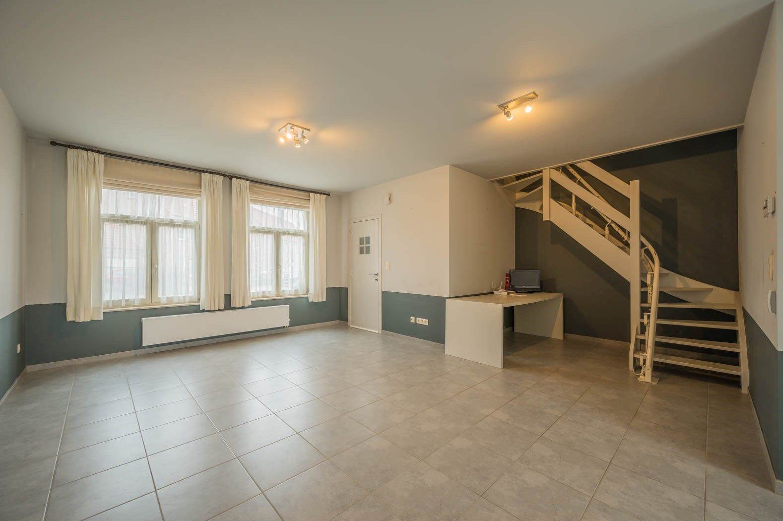 Recente driegevel in uiterst aangename woonwijk. foto 5