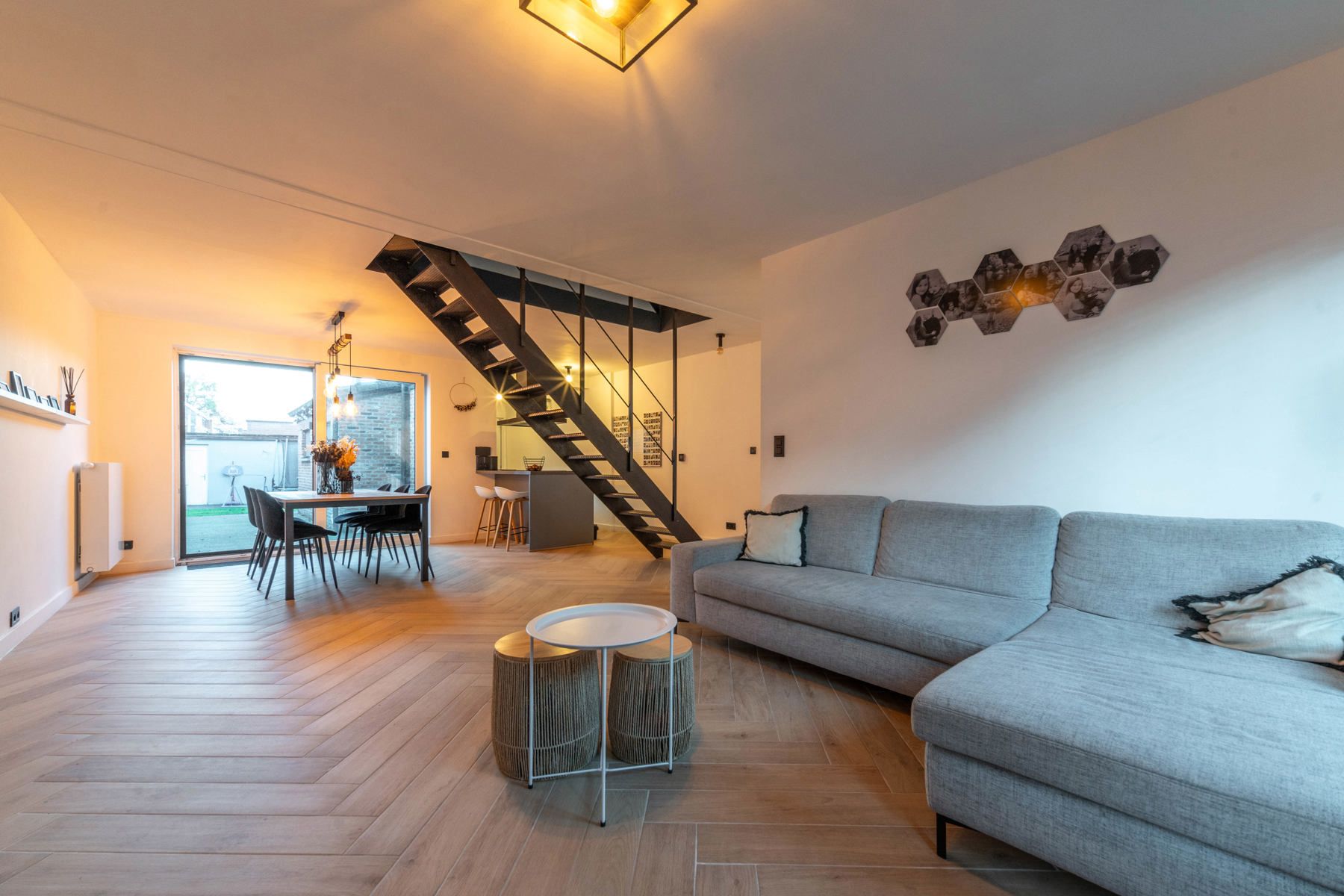 Instapklare, modern afgewerkte woning met B-label te Niel. foto 4