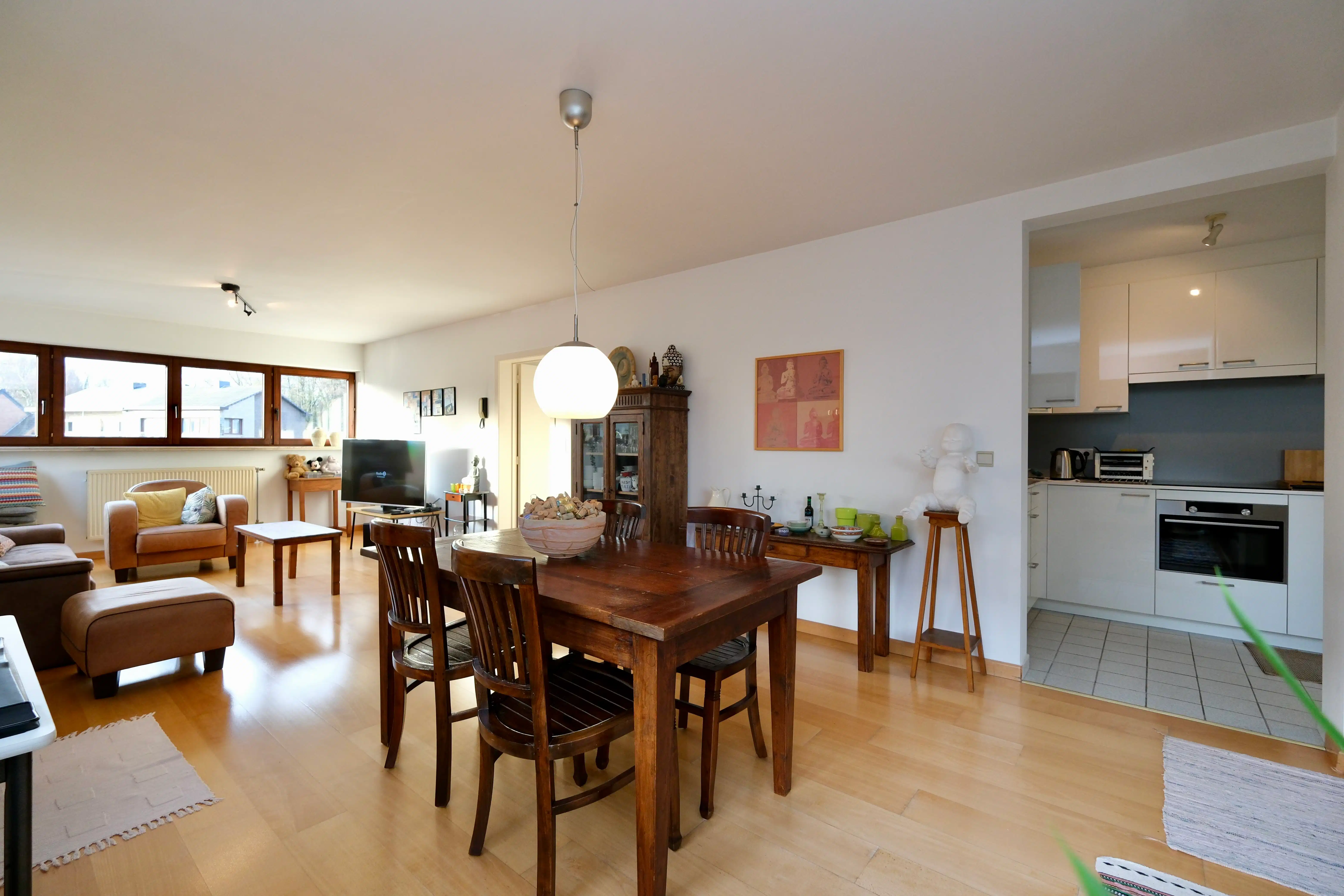 Commercieel gelijkvloers met bovenliggend appartement foto 16