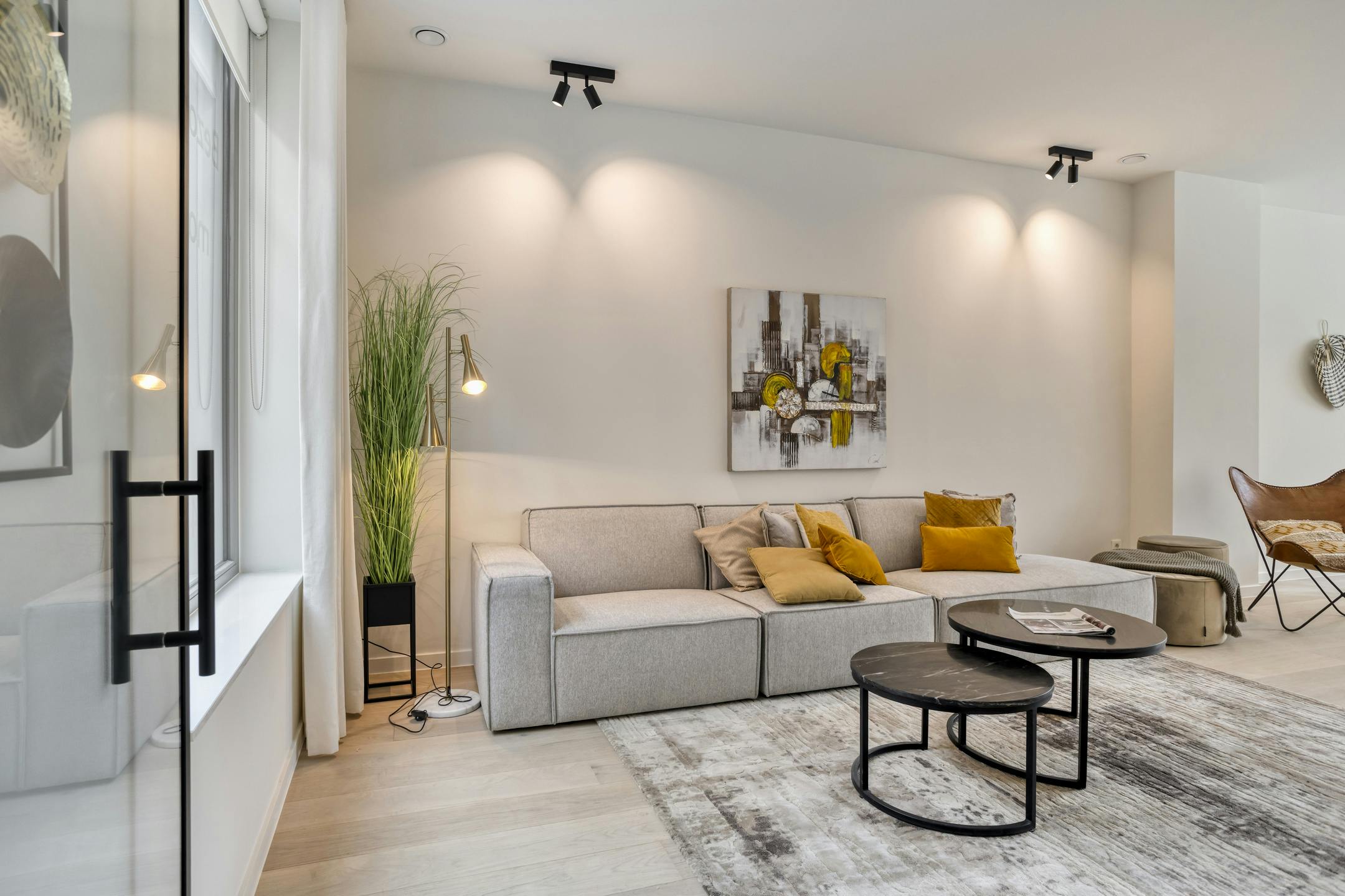 Unieke villawoonst te centrum Brugge met 4 slaapkamers foto {{pictureIndex}}