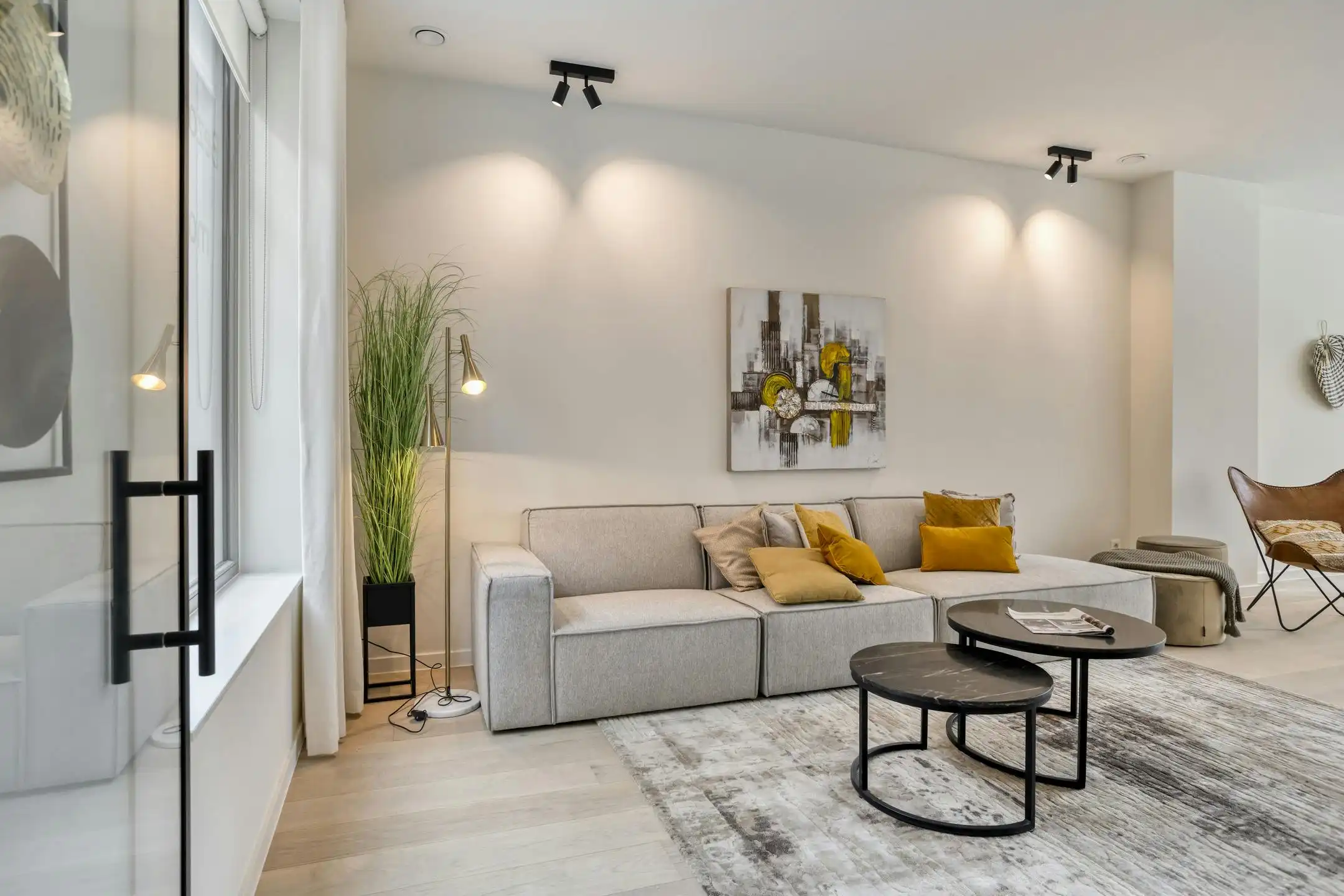 Unieke villawoonst te centrum Brugge met 4 slaapkamers foto {{pictureIndex}}