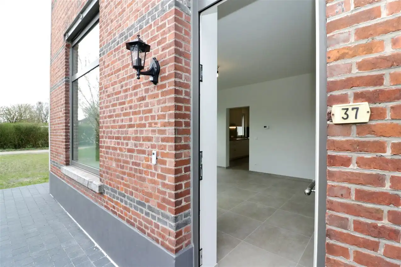Gerenoveerde woning met 4 slpk, tuin, garage foto 51