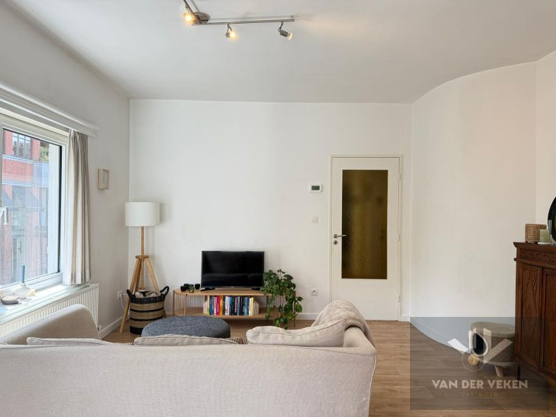 Lichtrijk 3 slpk-appartement in hartje Hasselt foto 4