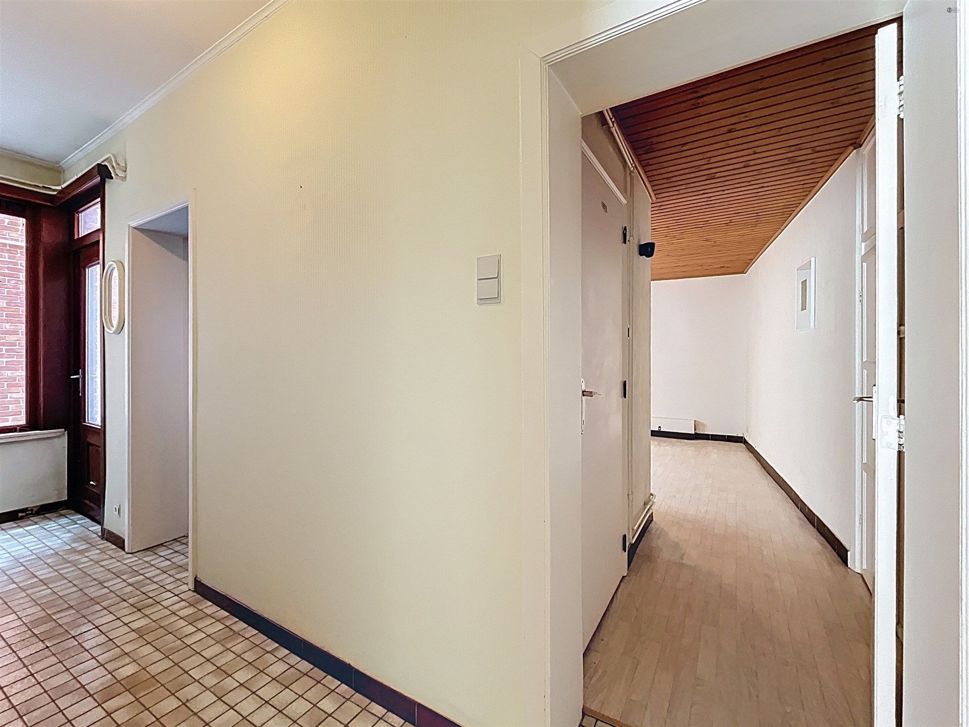 Ruime woning met garage op perceel van 512 m² foto 5