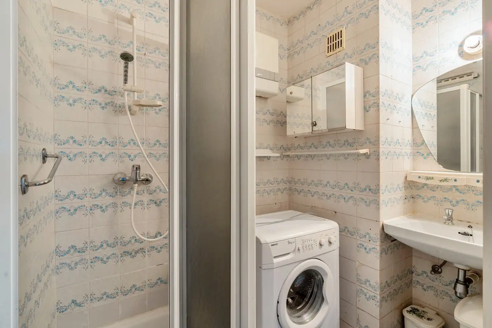 Aangenaam appartement met balkon, vlak bij het centrum van Genk foto 13