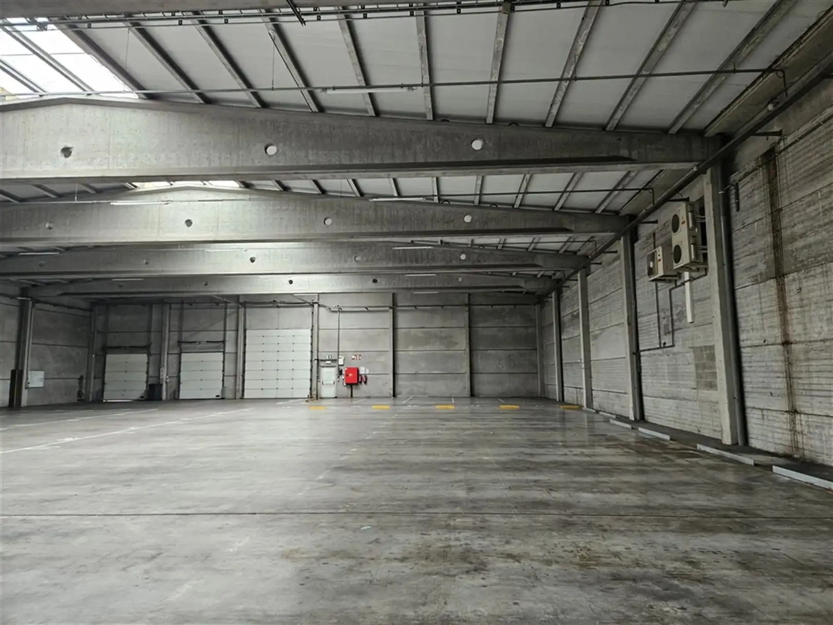 Magazijn met laad- en loskades te Desteldonk foto 6