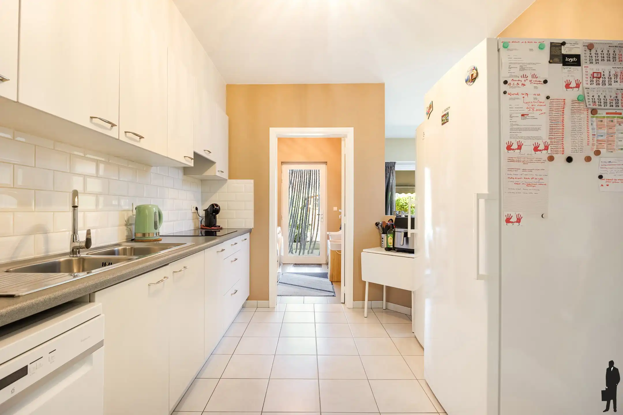 Charmante gezinswoning met 4 slpk in rustige woonwijk foto 8