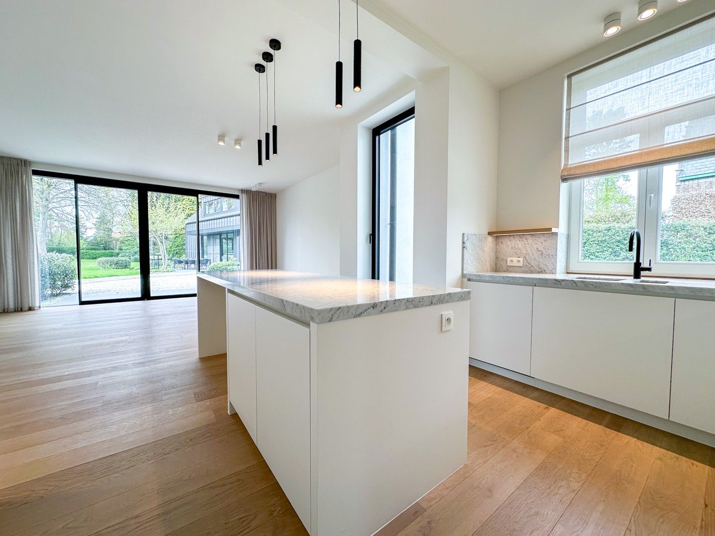 Luxueus gelijkvloers appartement in het hart van Zomergem foto 3