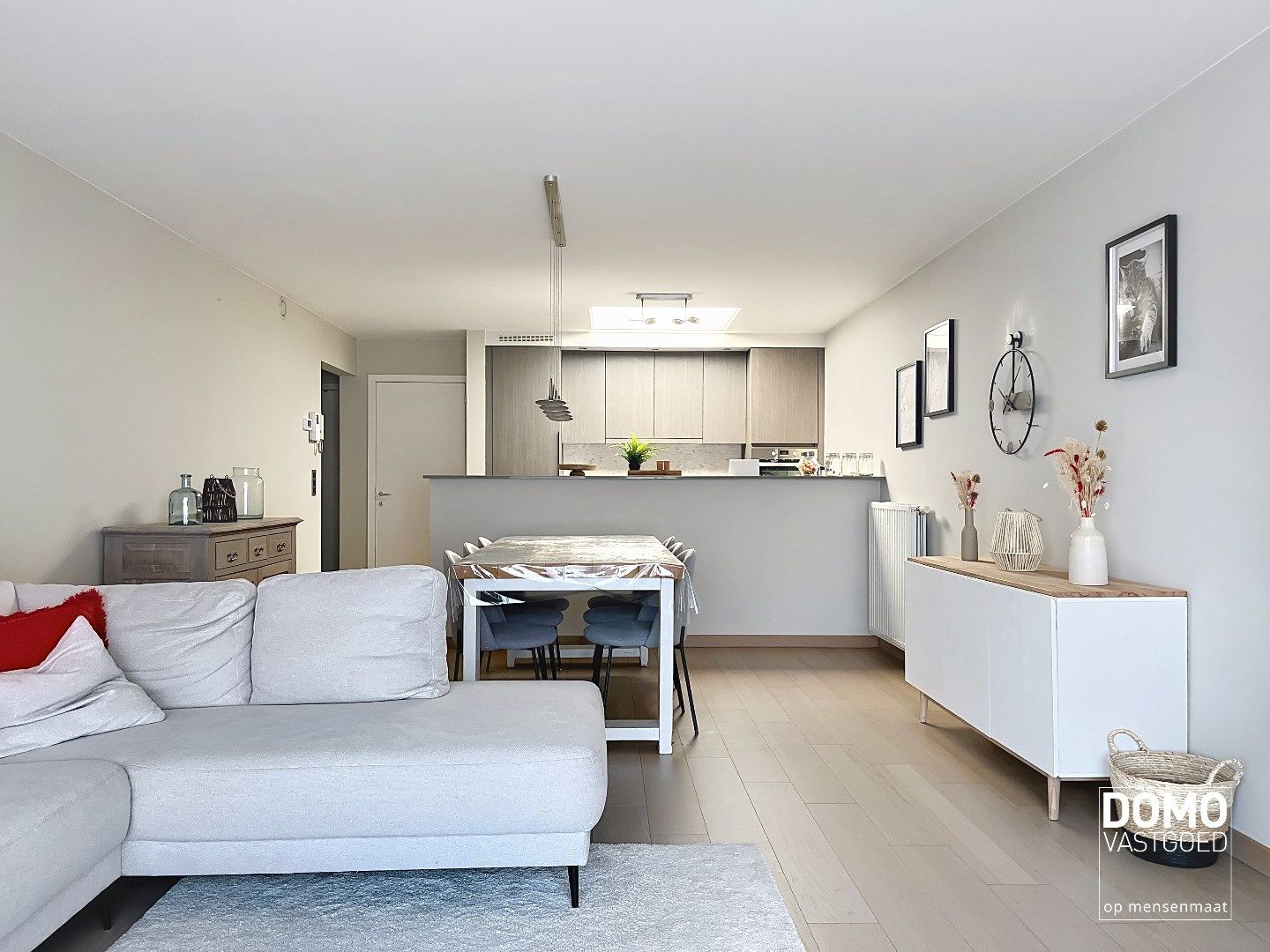 INSTAPKLAAR APPARTEMENT MET AUTOSTANDPLAATS TE CENTRUM KERMT - EPC label B  foto 3