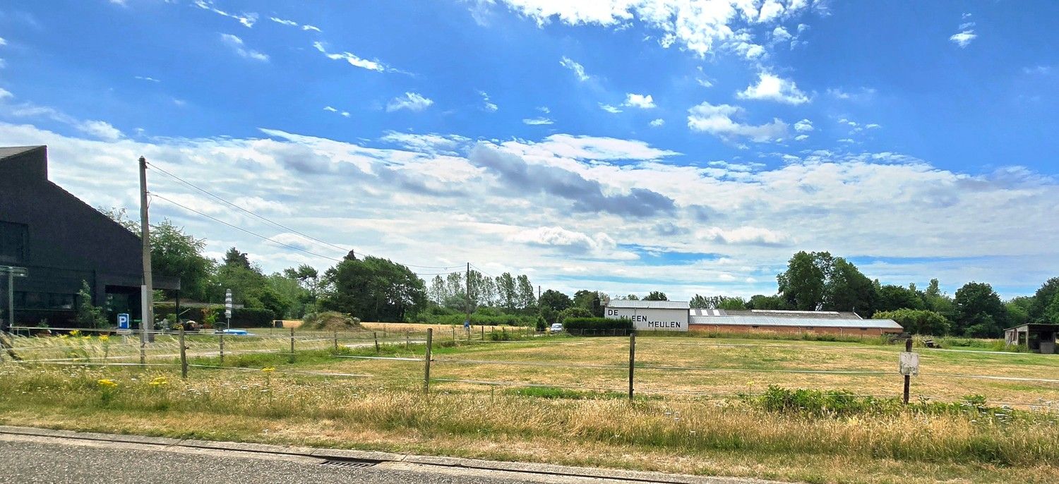 Grond te koop foto {{pictureIndex}}