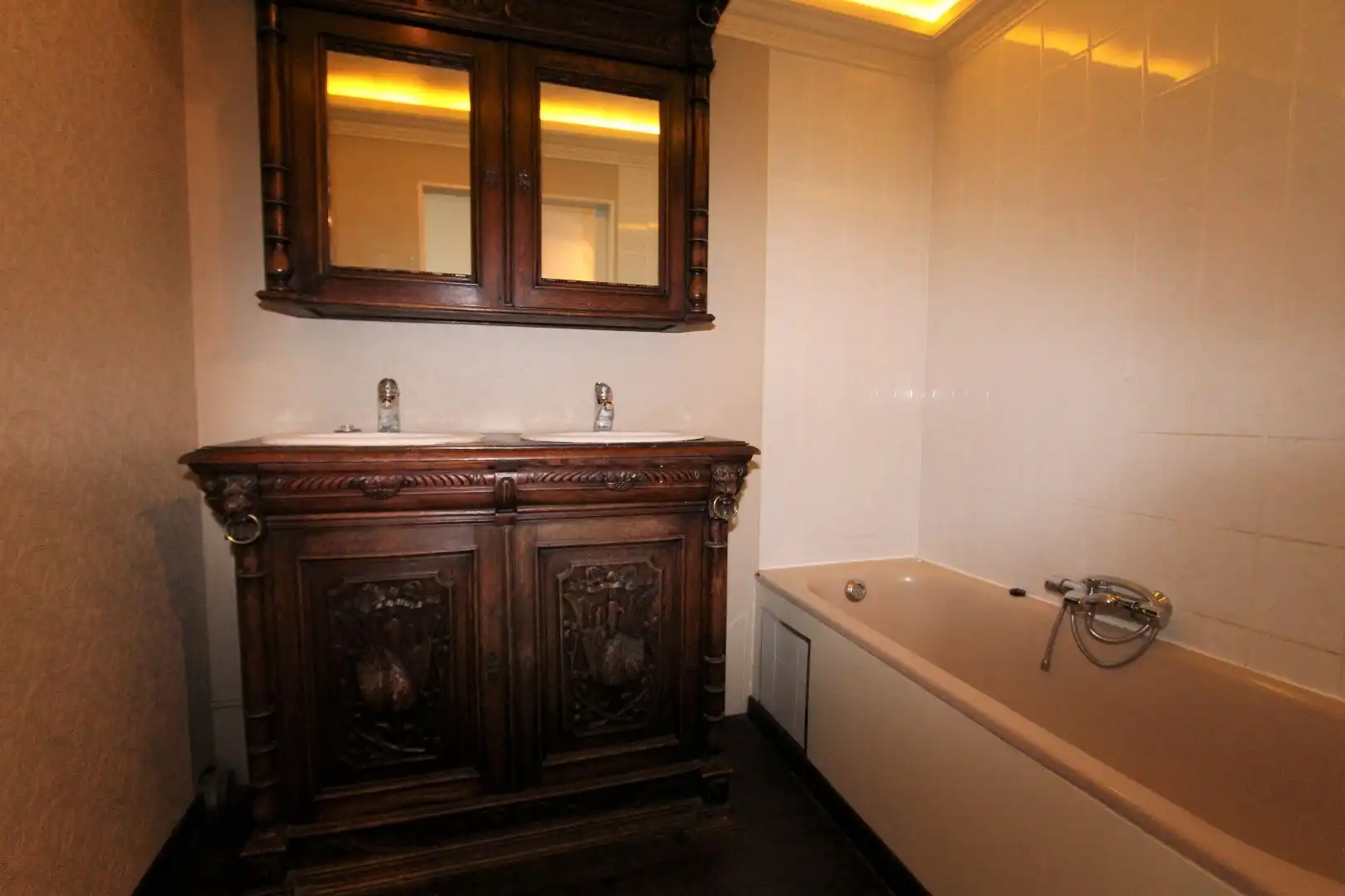 PRACHTIG GELEGEN MODERNE HANDELSWONING foto 19