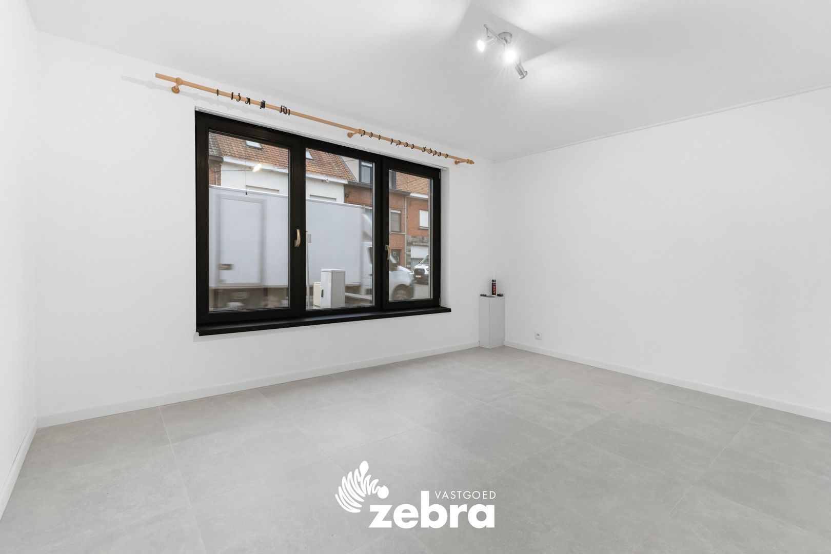 Gerenoveerde woning met 4 slaapkamers en 2 badkamers te Roeselare! foto 8