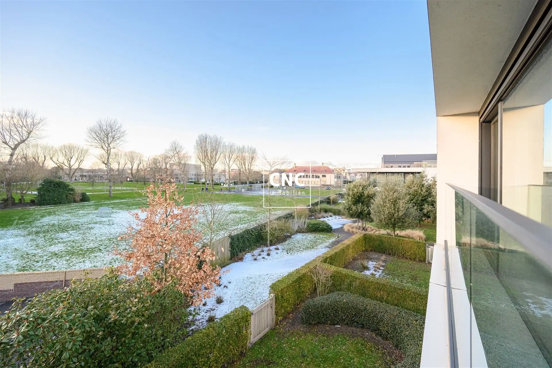 Prachtig instapklaar serviceflat met gigantische zuid-terras foto 15