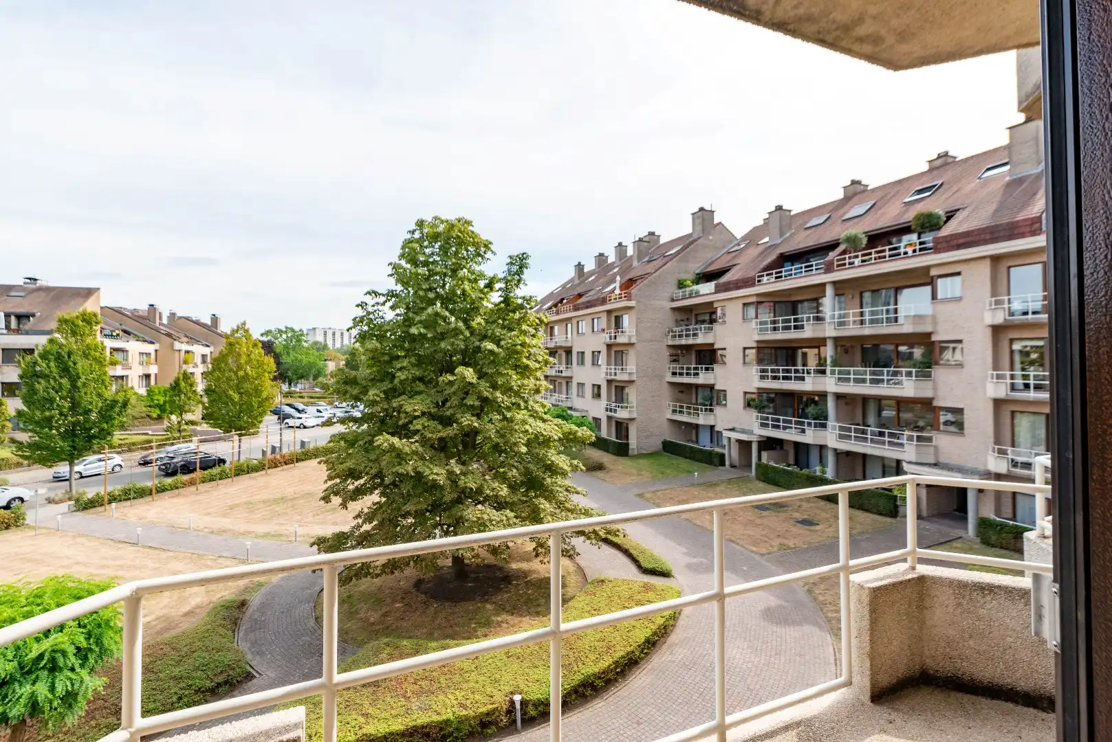 Ruim 2-slaapkamerappartement met twee terrassen en autostaanplaat foto 11
