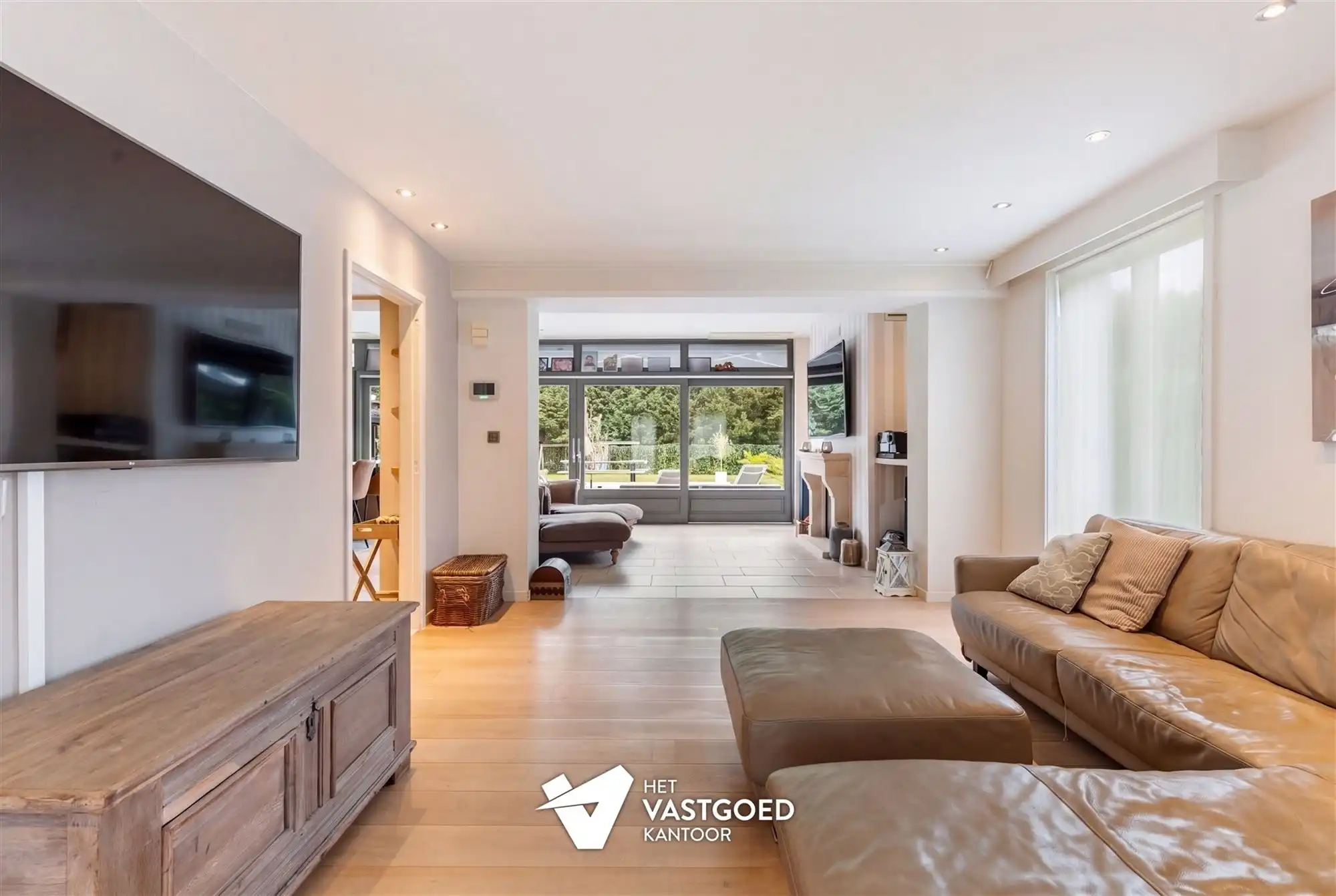 GELIJKVLOERSE VILLA MET ZWEMBAD, POOLHOUSE EN ENERGIEZUINIG WOONCOMFORT IN MOL foto 3