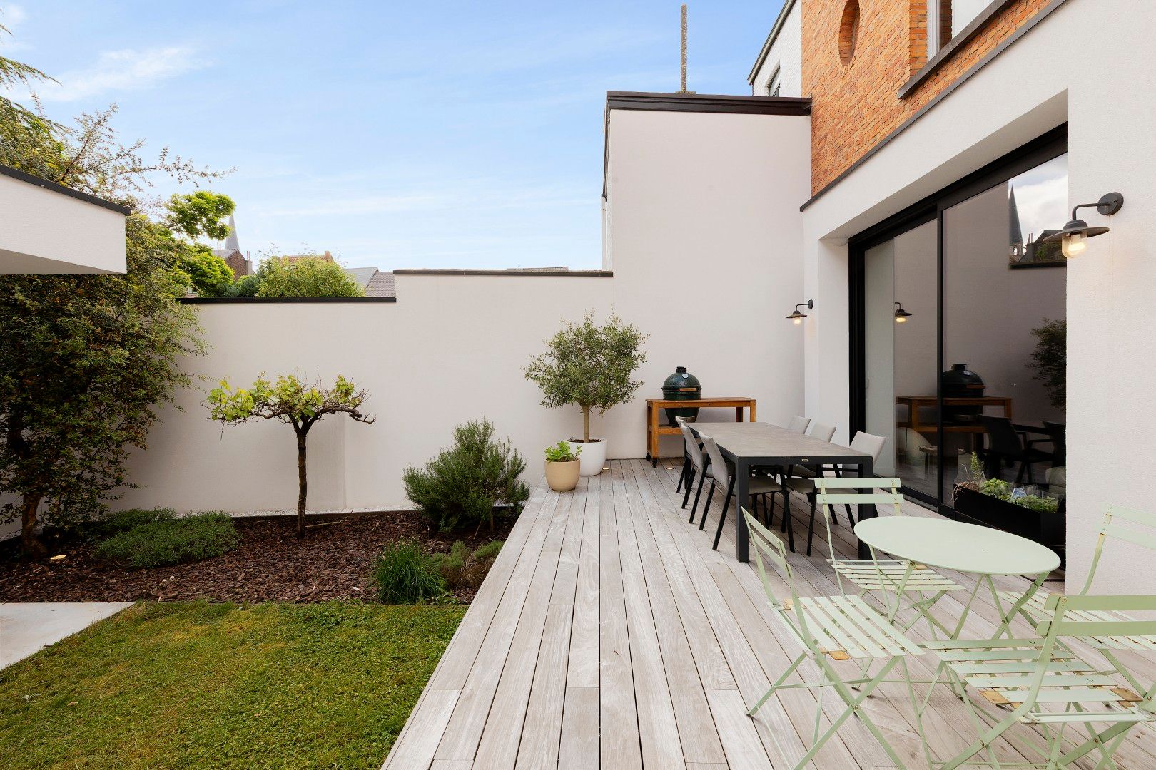 SUBLIEM GERENOVEERDE HERENWONING MET DUBBELE GARAGE.  foto 7