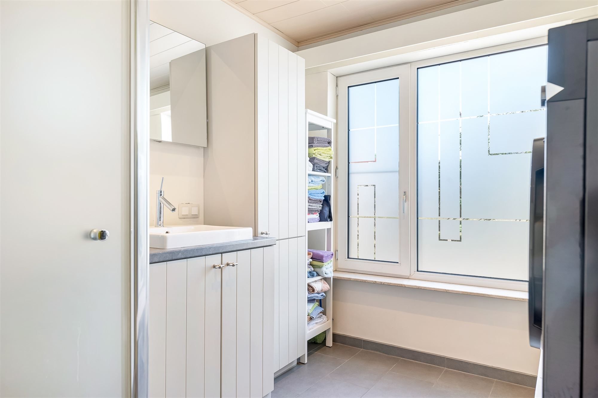 GERENOVEERDE WONING IN DOODLOPENDE STRAAT foto 14