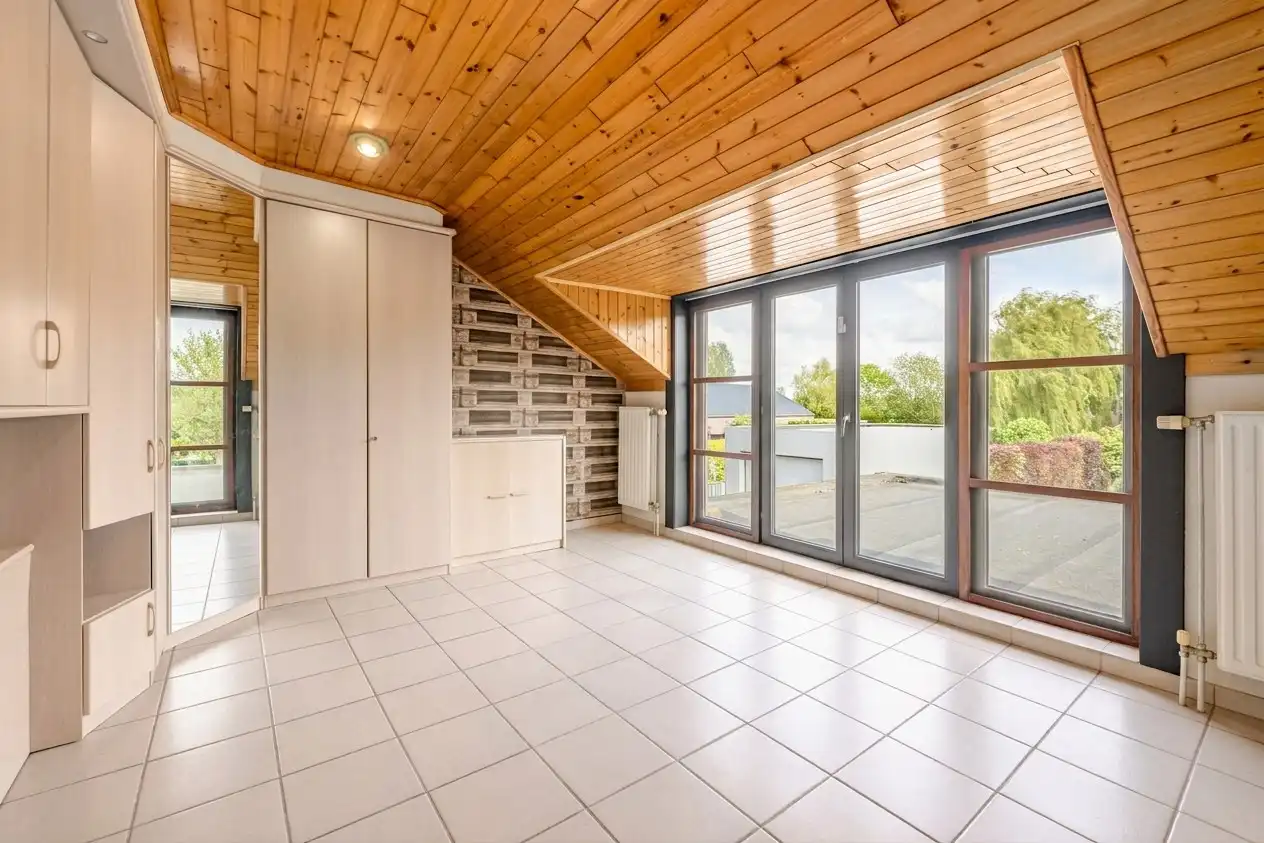 Wonen en werken combineren op toplocatie te Ichtegem - handelswoning met ruime woonst, tuin en garage foto 13