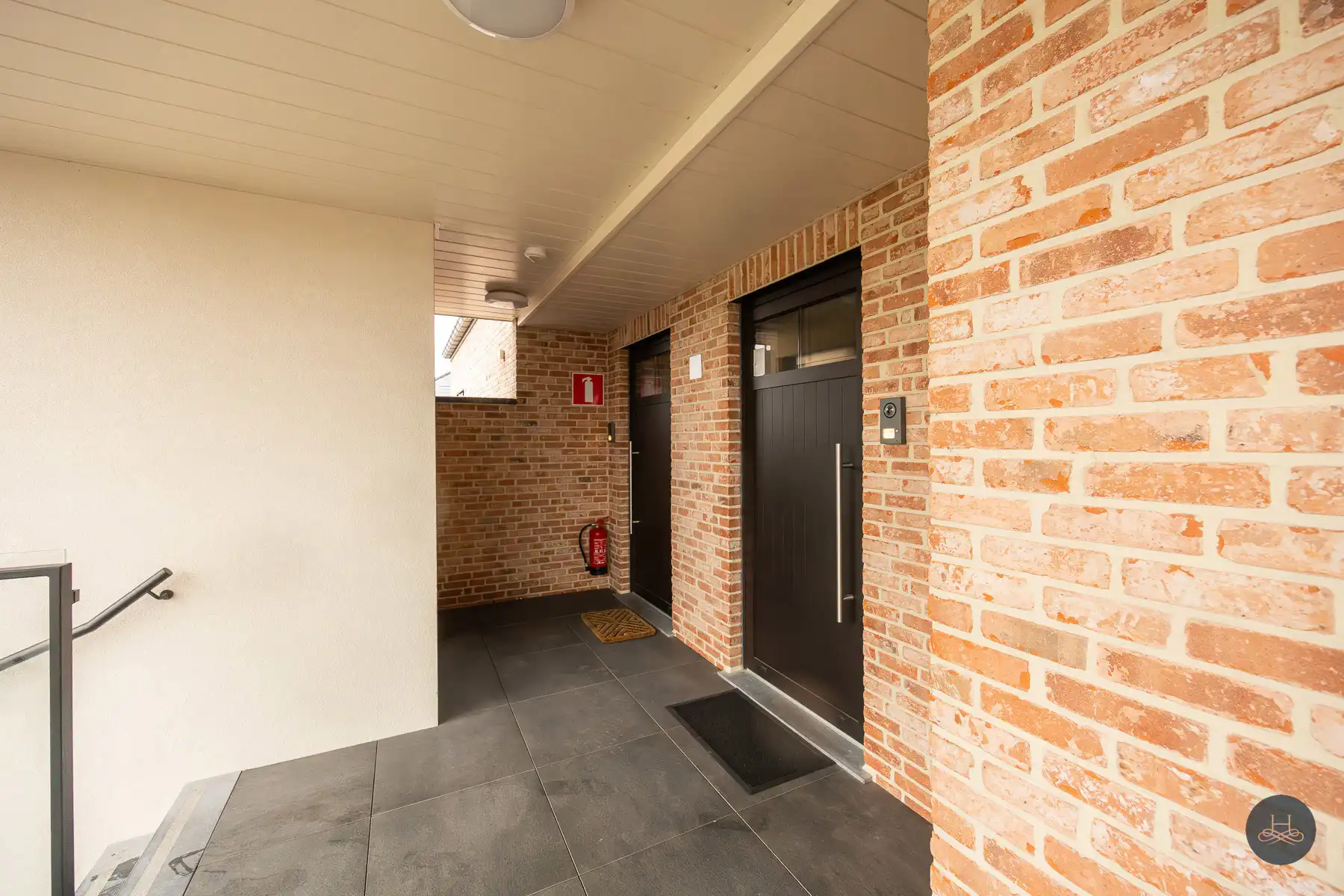 Energiezuinig, modern duplex appartement uit 2022 met terras foto 4