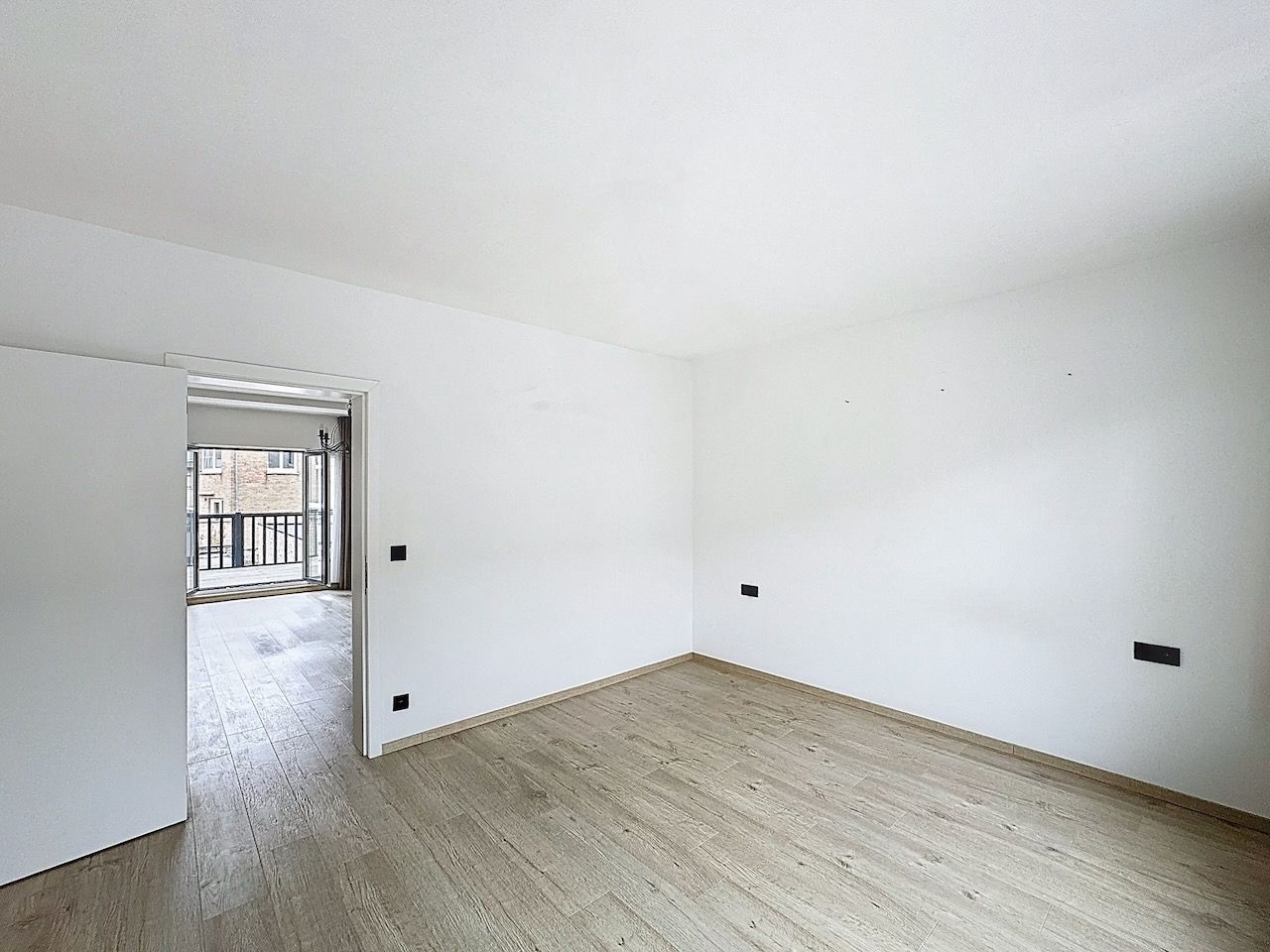 Lichtrijk één slaapkamer appartement met uitzonderlijk ruim west gericht terras. foto 20