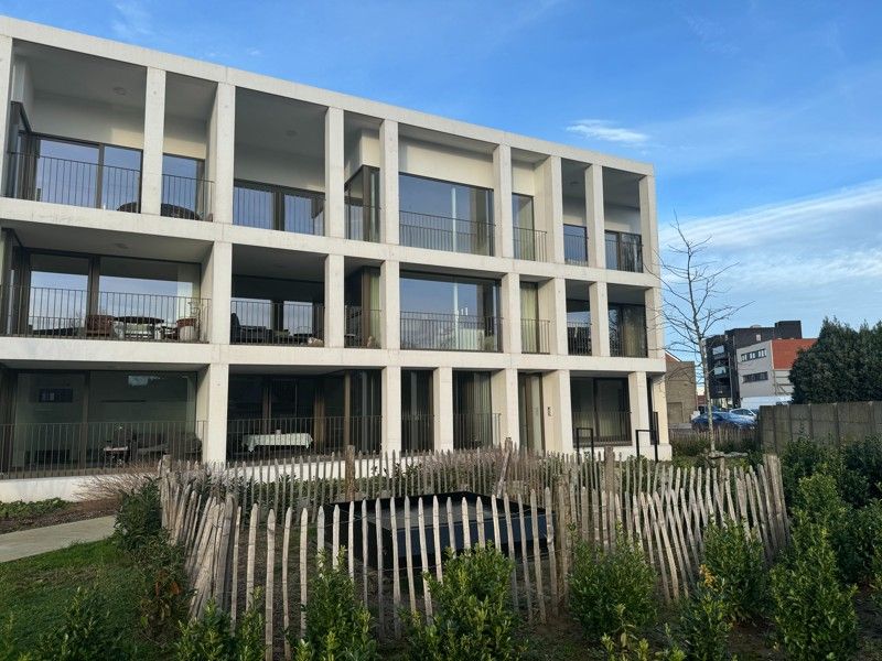 Penthouse met 2 slaapkamers  en een mooi terras. foto 3