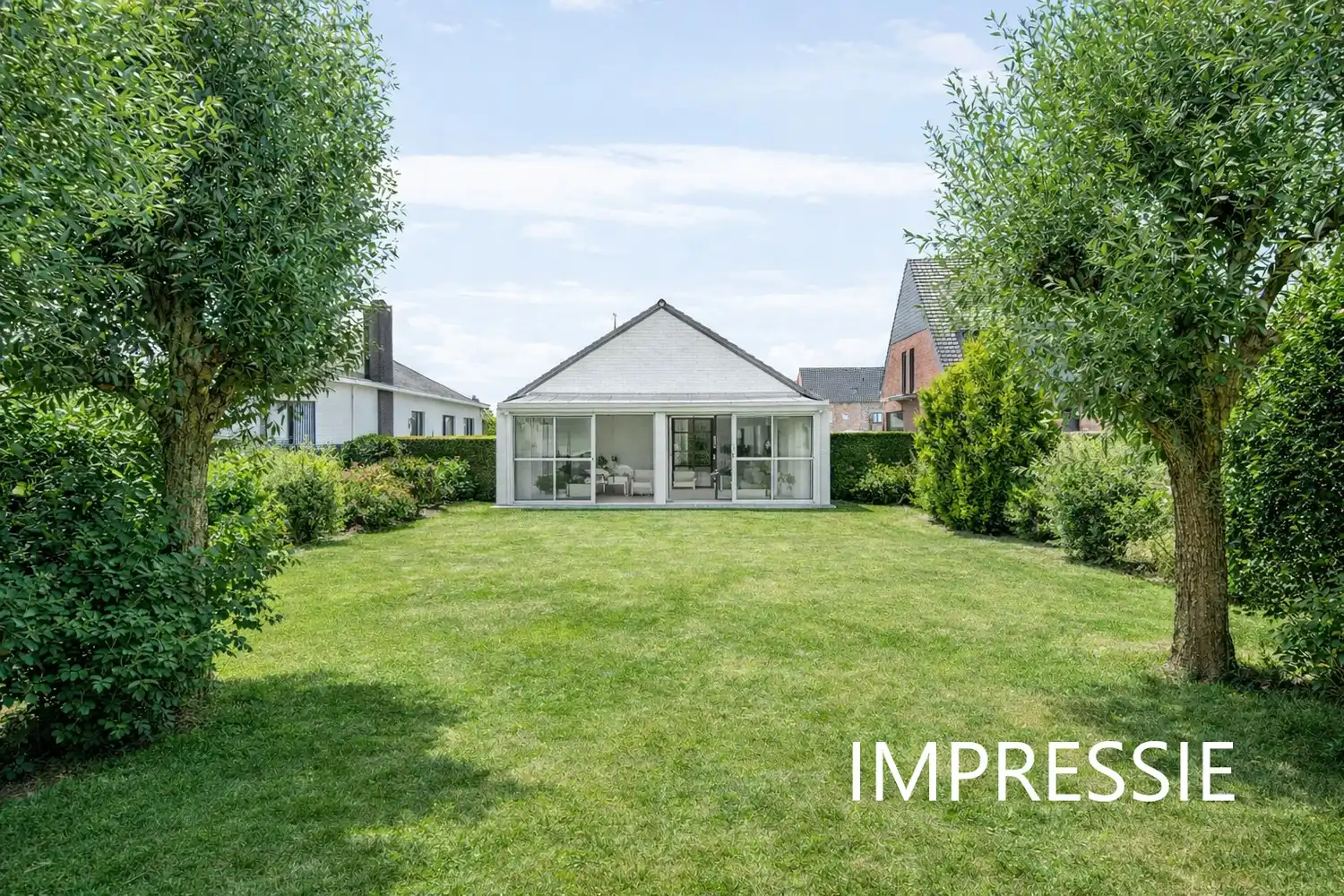 Hoofdfoto van de publicatie: Gunstig gelegen woning met ruime tuin en bijzonder veel potentieel te Lier