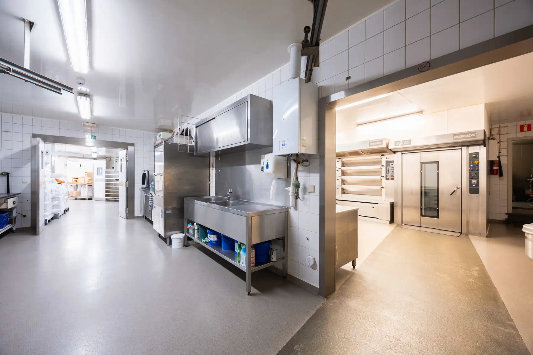 Veelzijdig handelspand met ruime woning op toplocatie foto 21