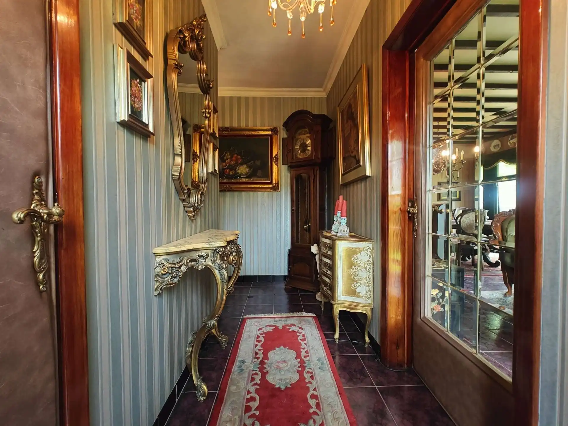 Te renoveren, vrijstaande woning in een gezellige woonwijk foto 3