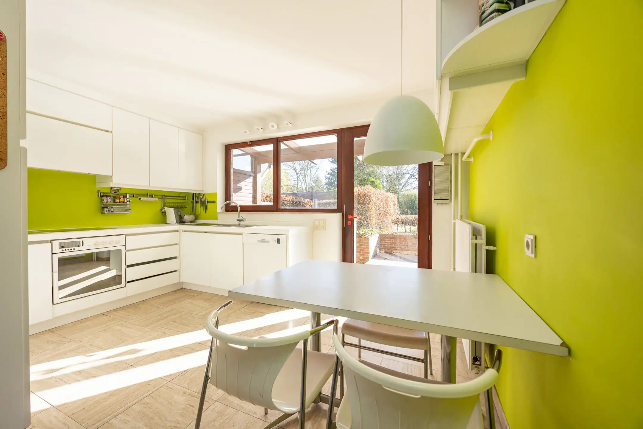 Verrassend ruime woning met 4 slpk's op 2.321m² perceel! foto 9