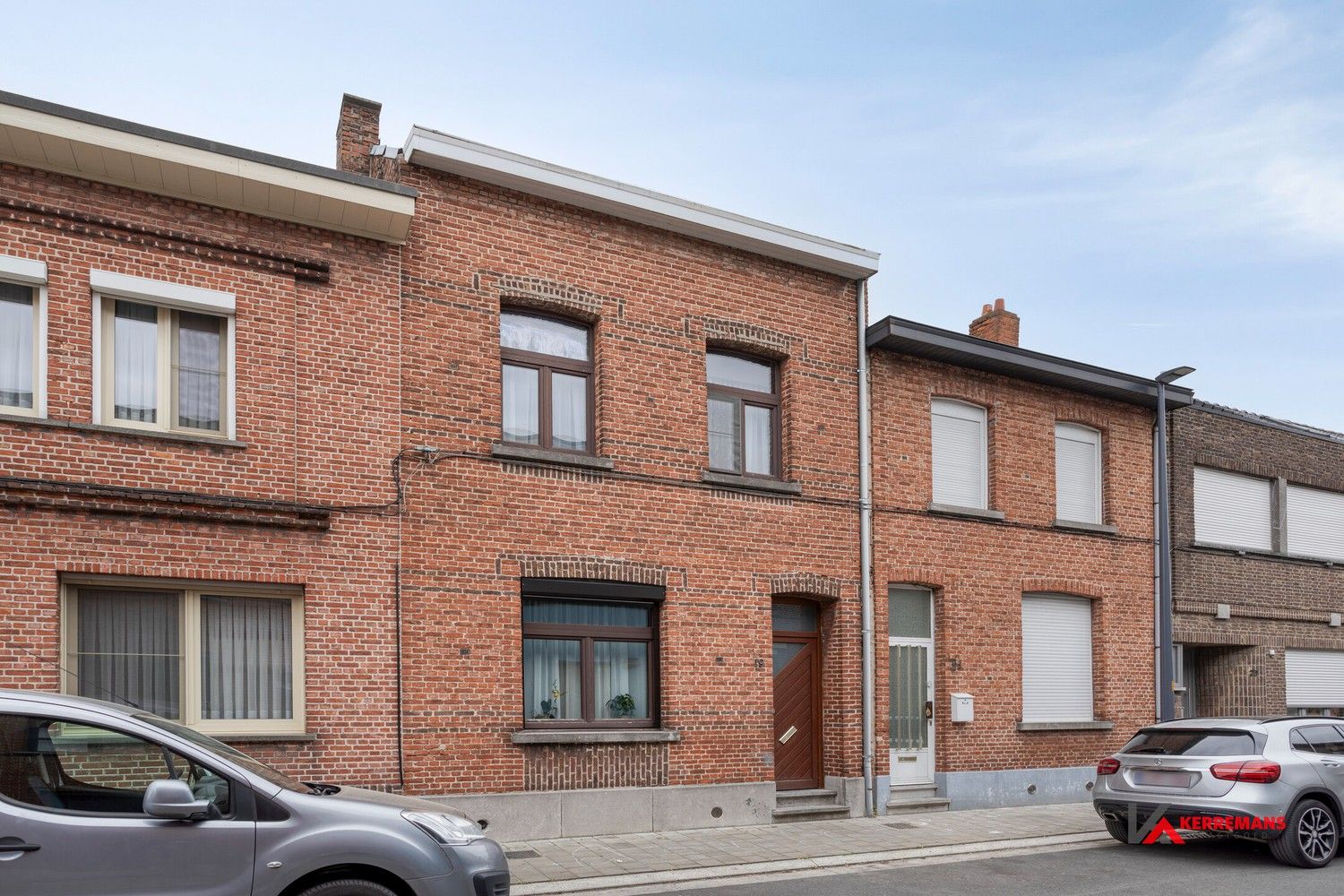 Instapklare woning met 4 slaapkamers, tuin en garage. foto 2