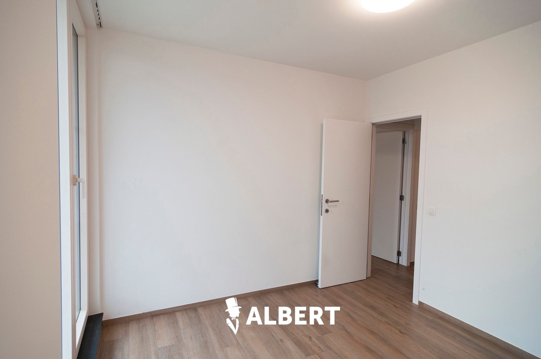 Ruim gerenoveerd instapklaar appartement centrum Diepenbeek! foto 13