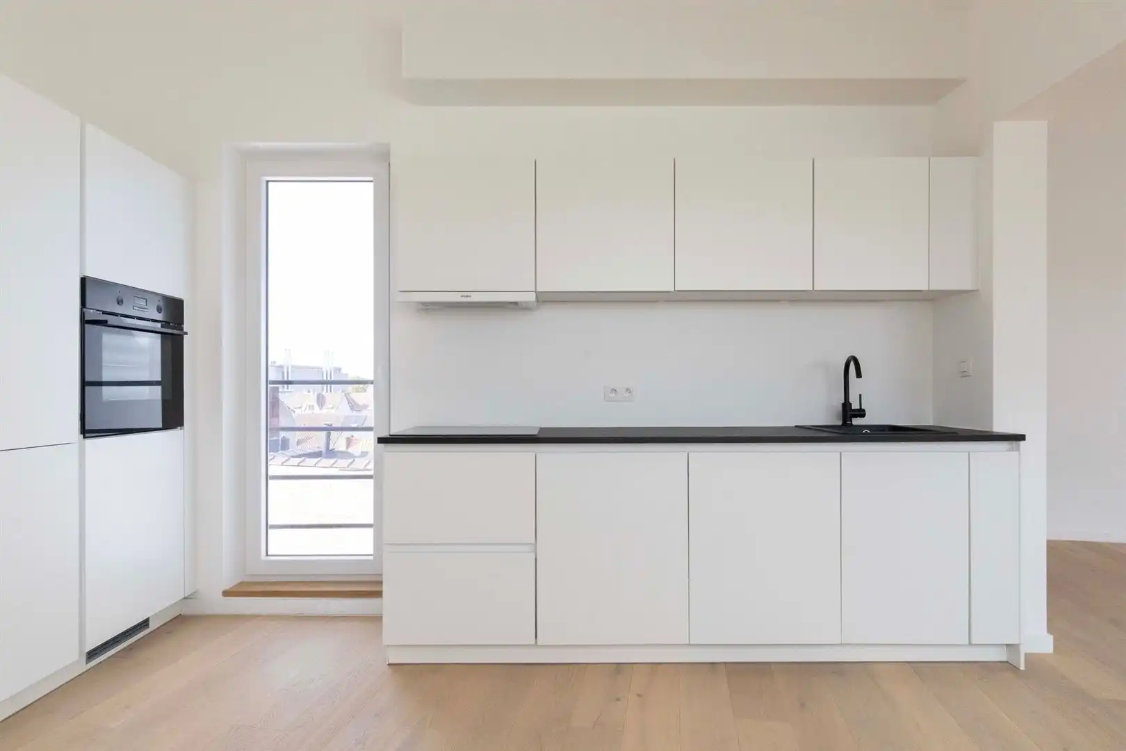 Charmant gerenoveerd appartement met veel lichtinval foto 13