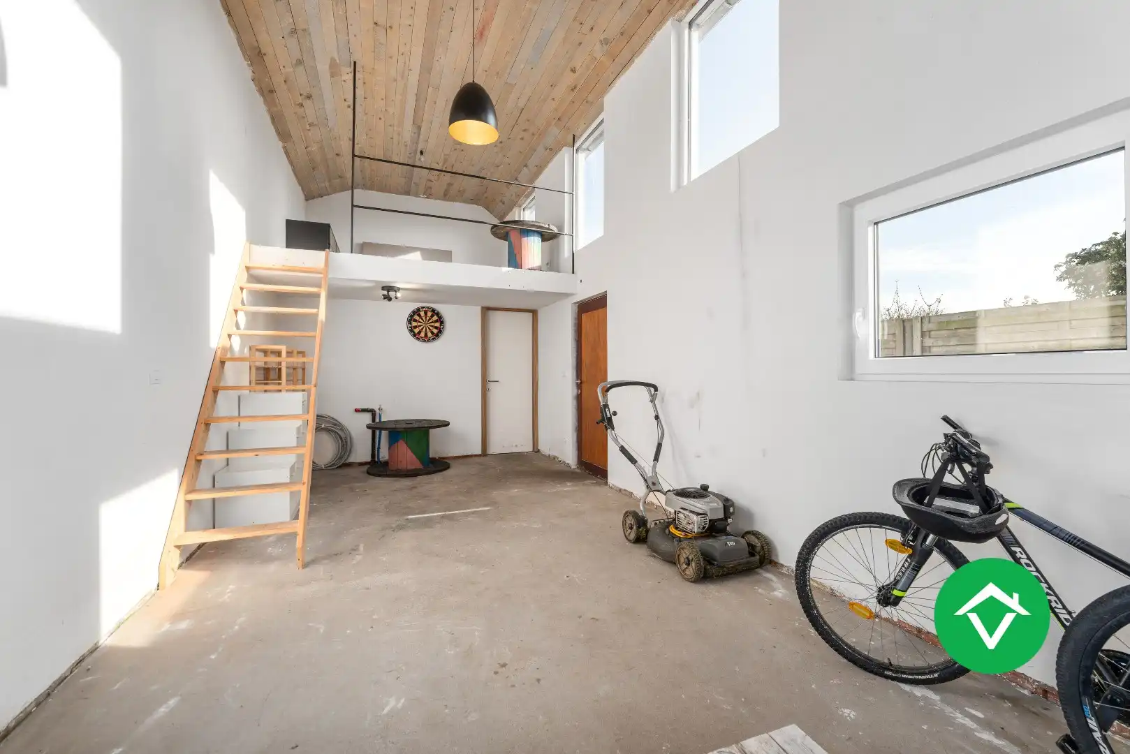 Volledig vernieuwde woning met 3 slaapkamers en bijgebouw in centrum Koekelare foto 23