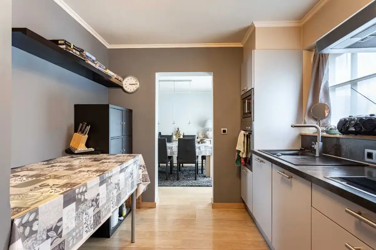 Ruim appartement met inbegrepen garage en ruime kelderberging foto 5