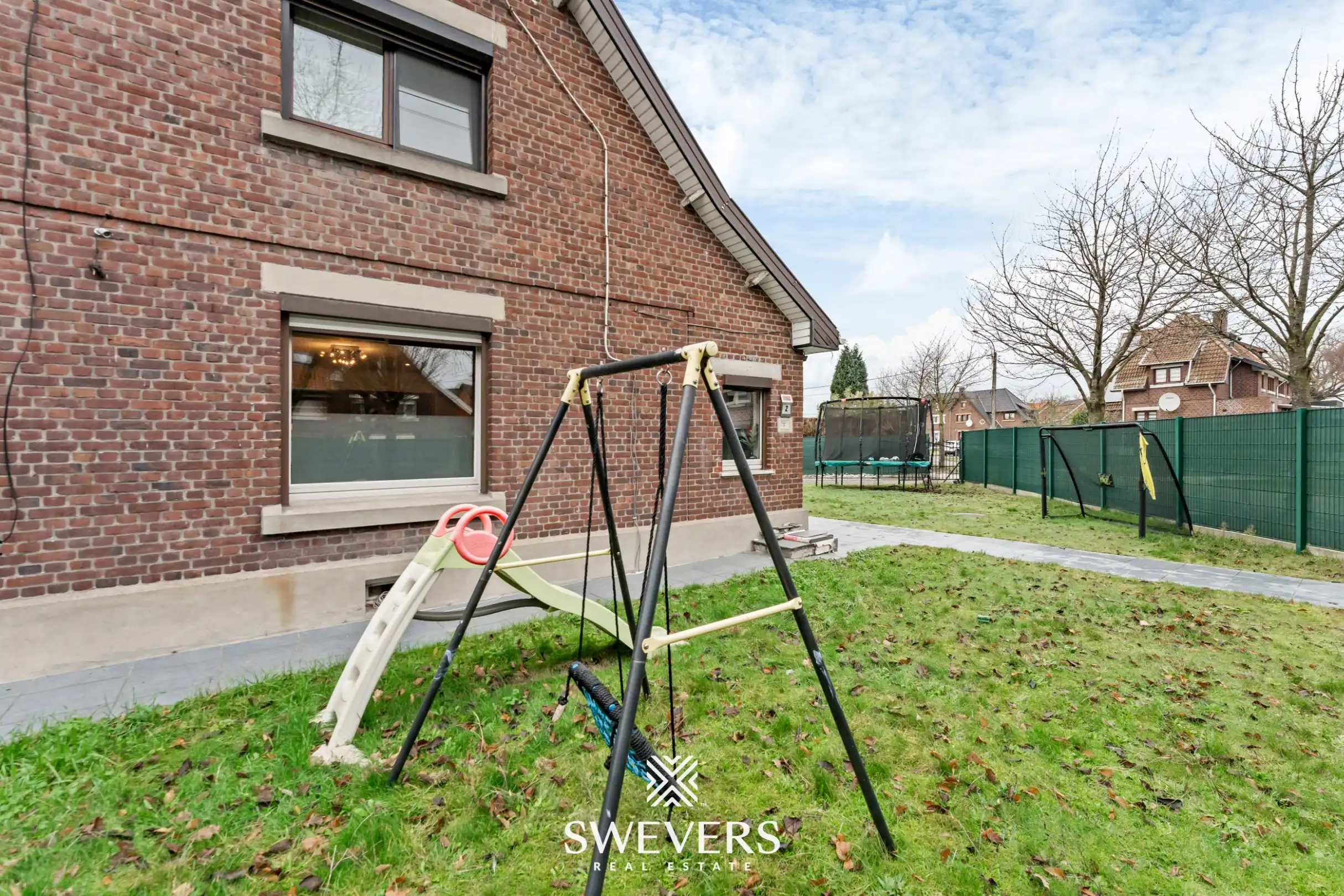 Instapklare gezinswoning met privacy en ideale ligging in Genk foto 27