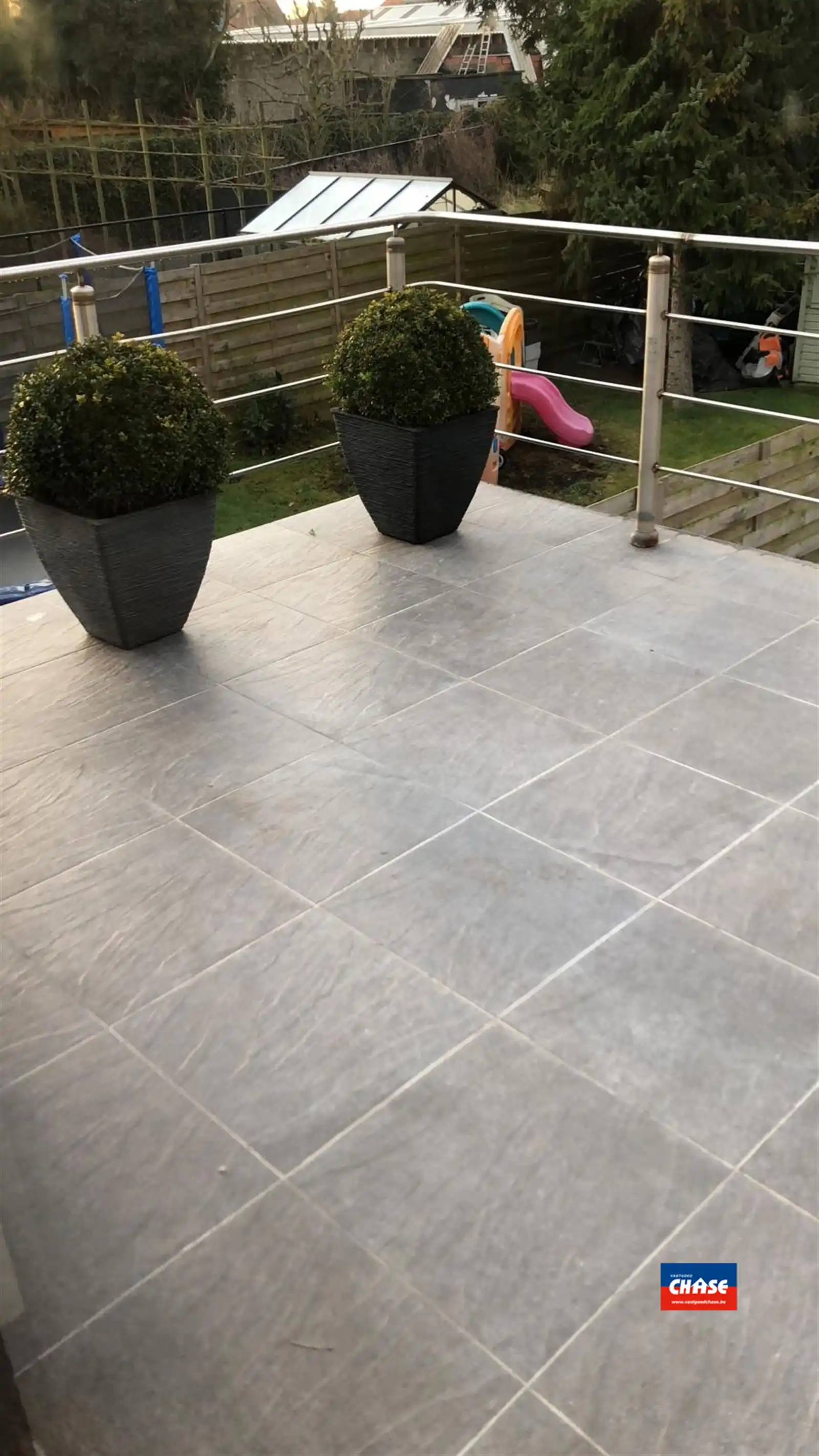 Instapklare bel-étage met 2 slpks, garage en tuin foto 4