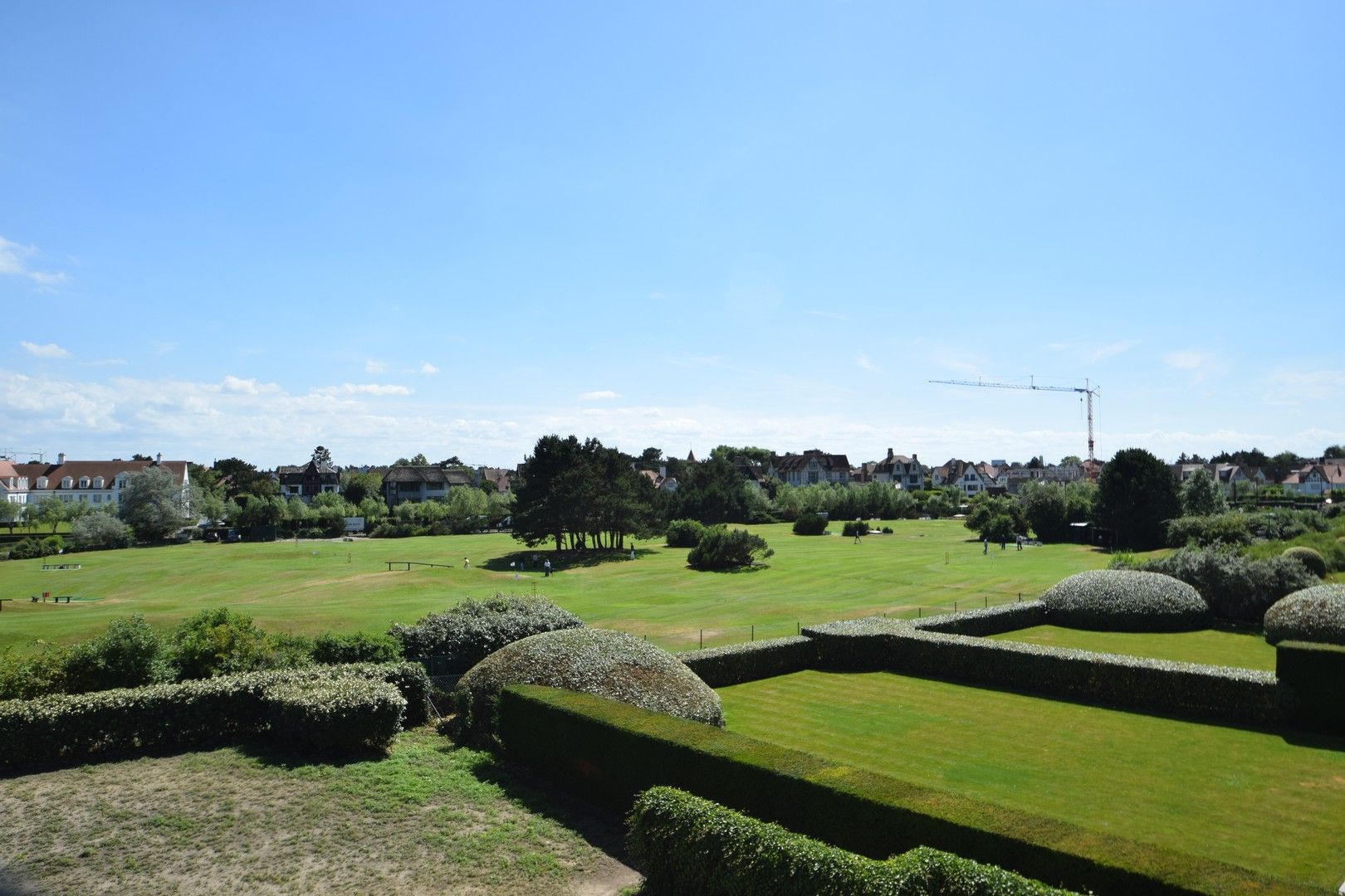 Overname aandelen met in zijn actief een ruim hoekappartement met zicht op de Approach Golf en zuidgerichte terrassen in hartje Zoute. foto 10