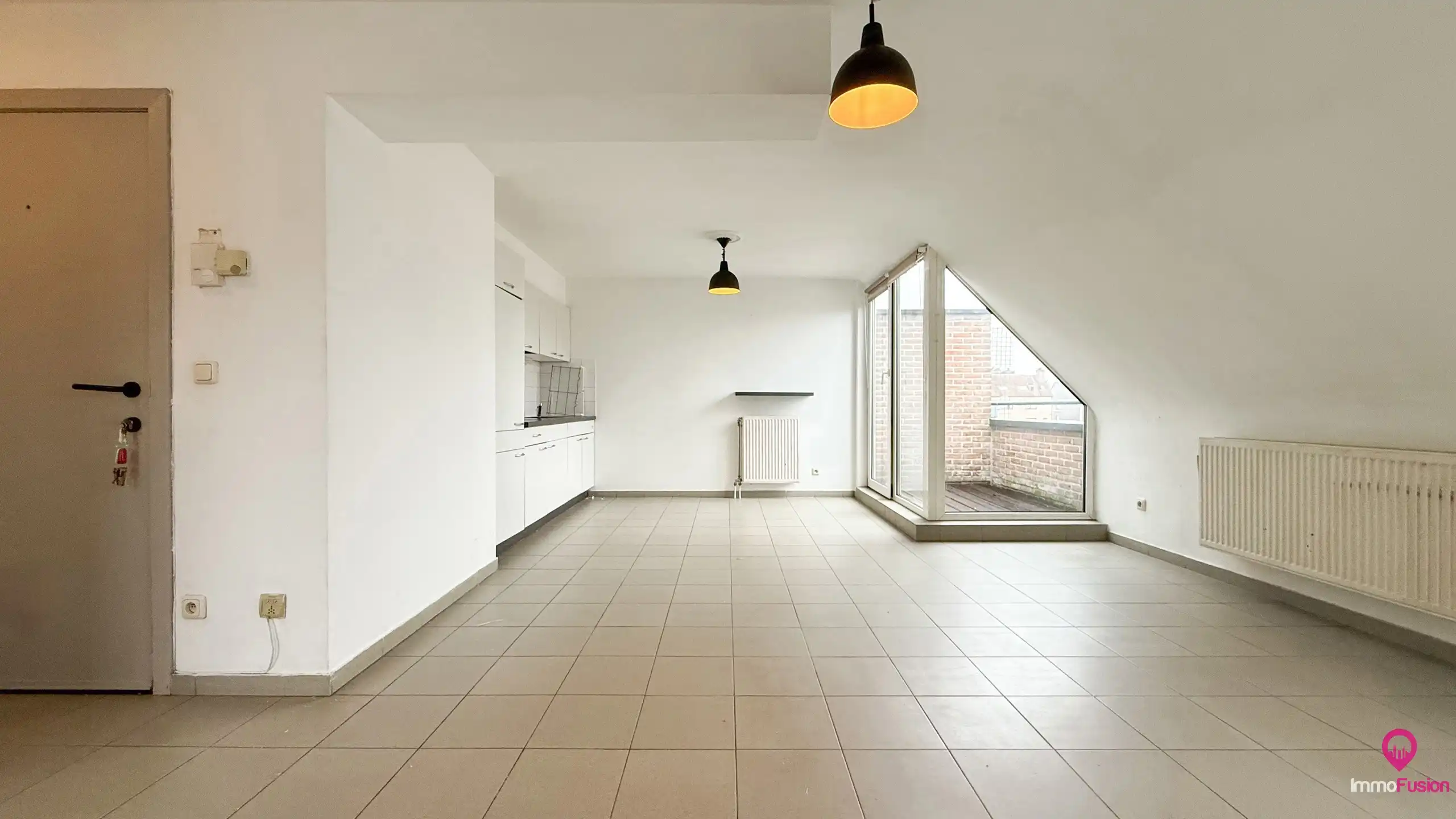 Dakappartement met 2 slpks, terras en parkeerplaats! foto 3